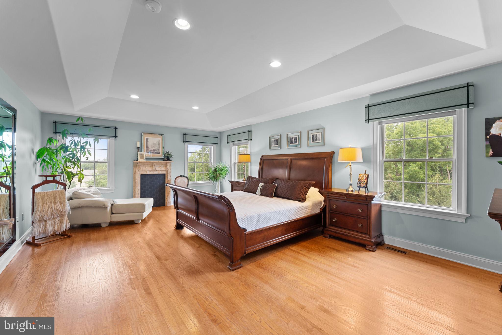 APPLEWOOD ESTATES - Residential