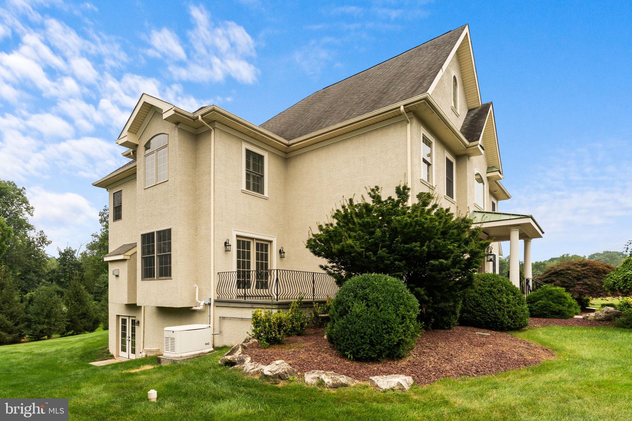 APPLEWOOD ESTATES - Residential