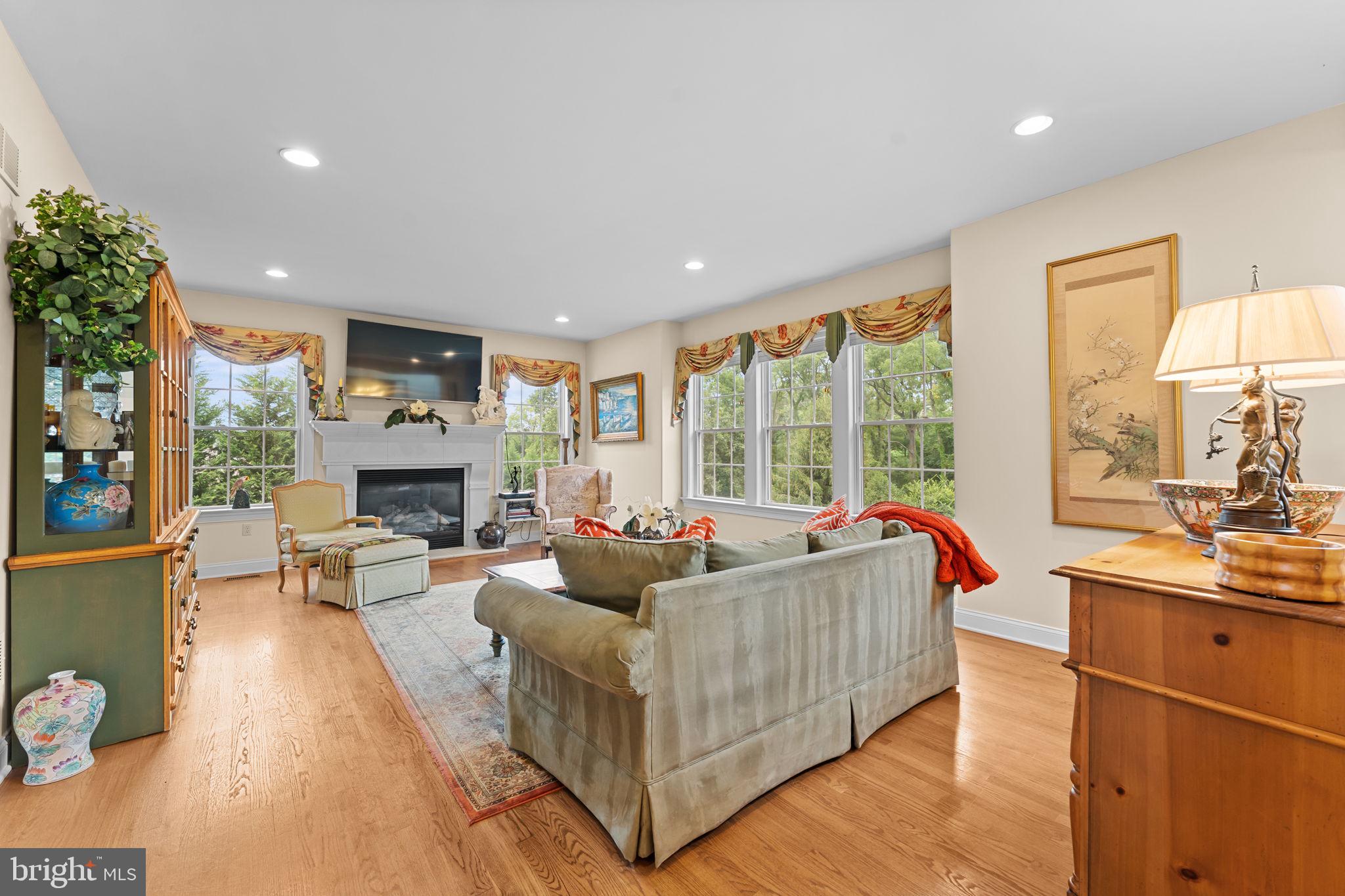 APPLEWOOD ESTATES - Residential
