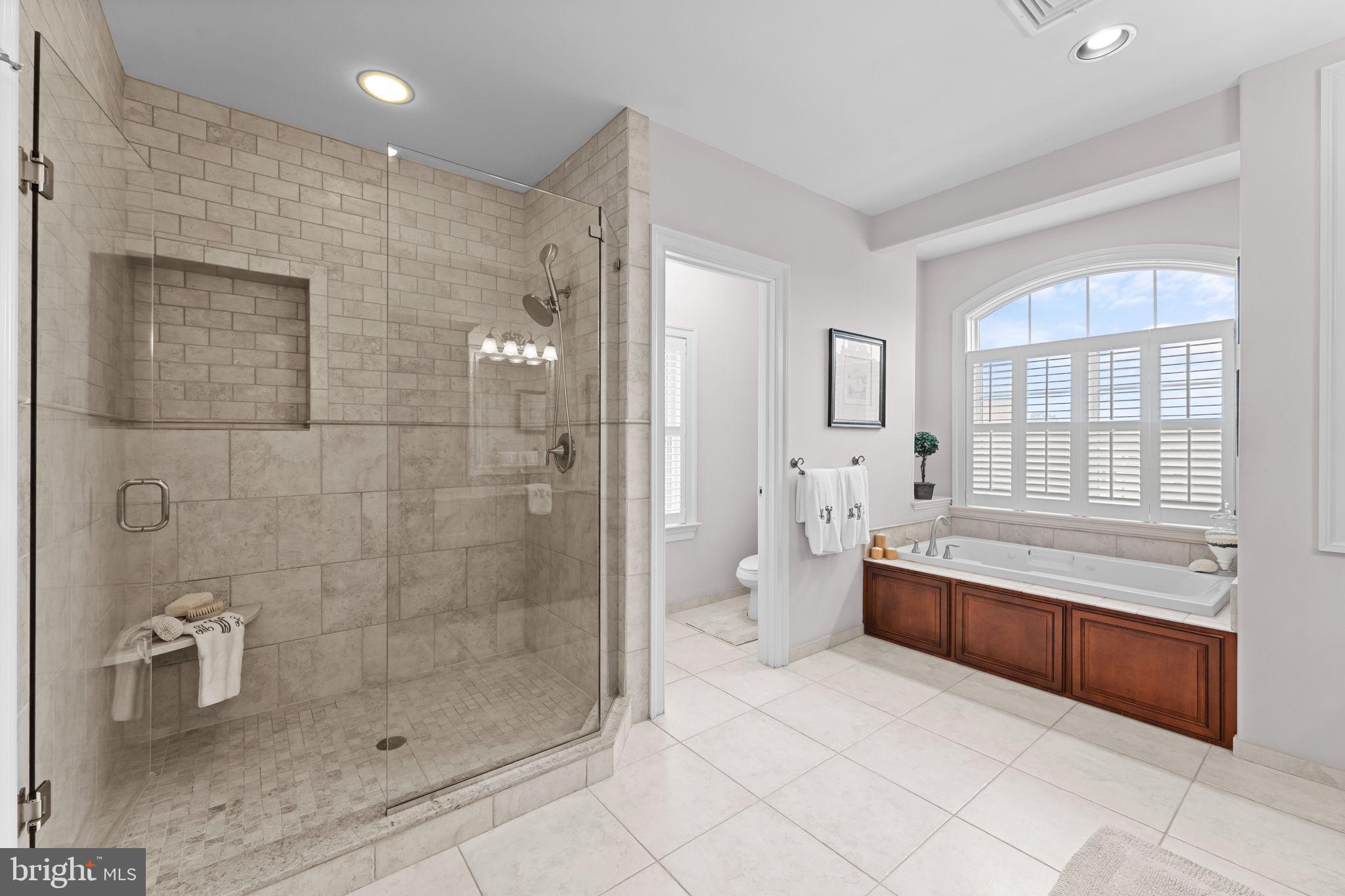 APPLEWOOD ESTATES - Residential