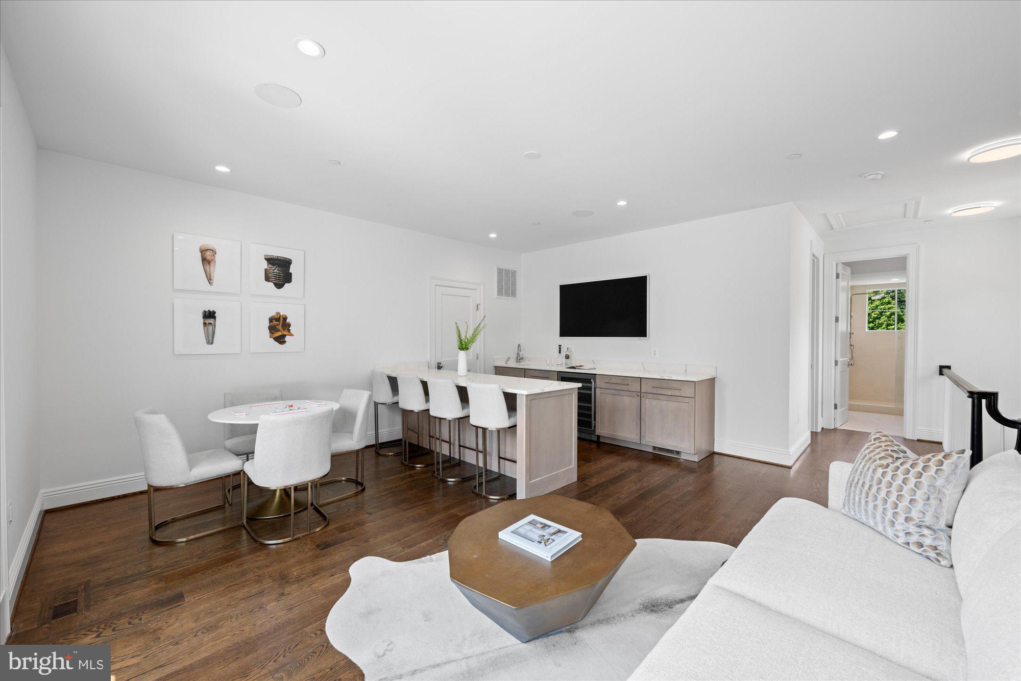 AMERICAN UNIVERSITY PARK - Residential