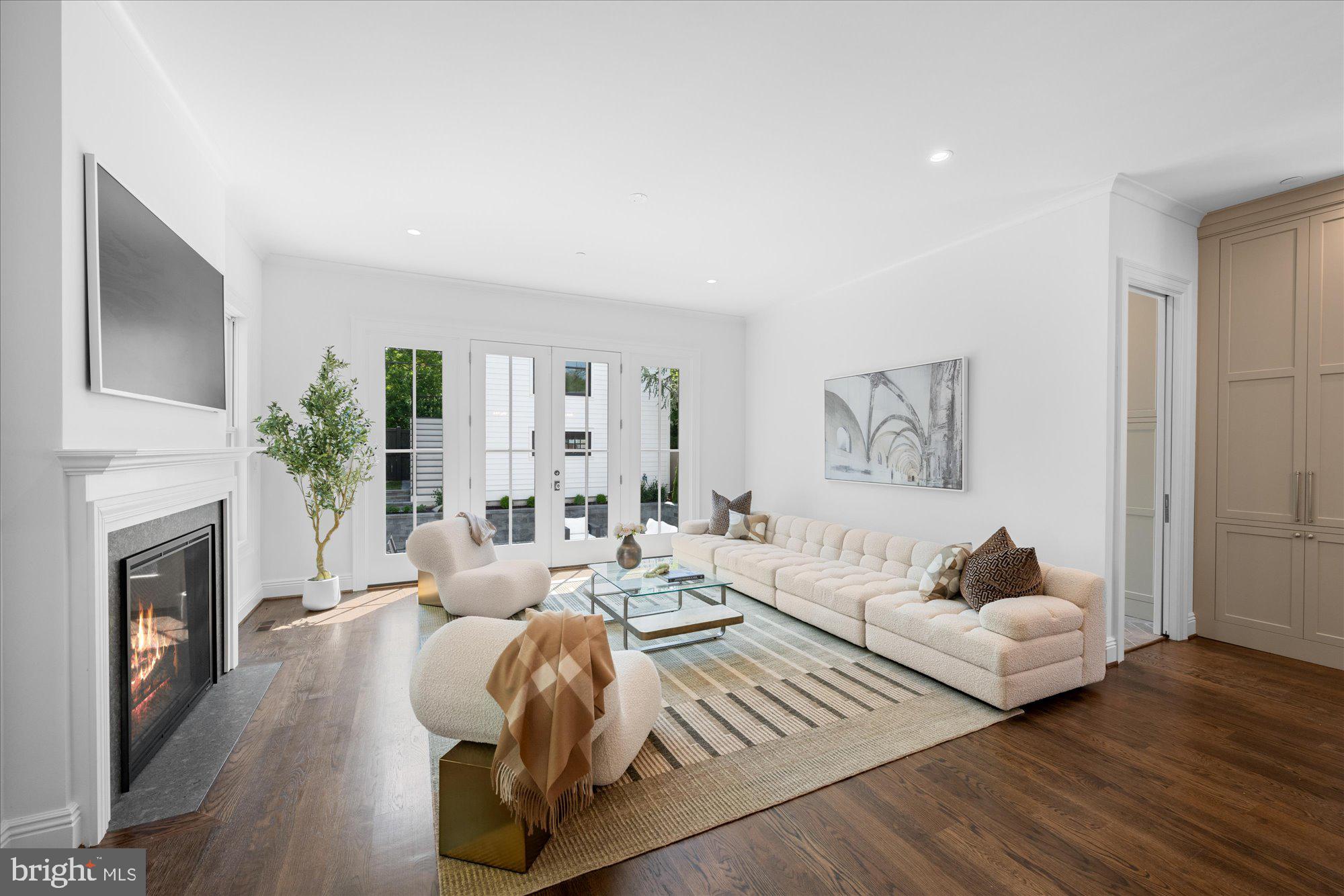 AMERICAN UNIVERSITY PARK - Residential