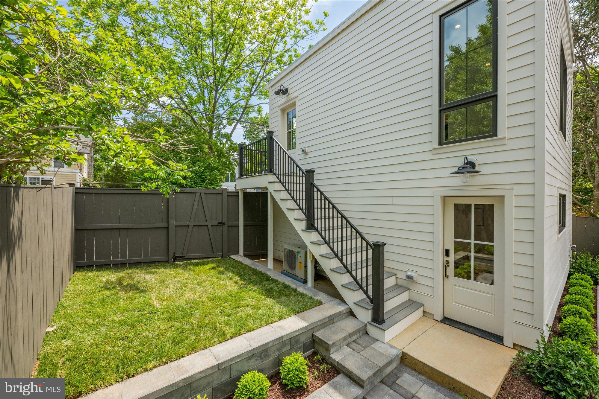 AMERICAN UNIVERSITY PARK - Residential