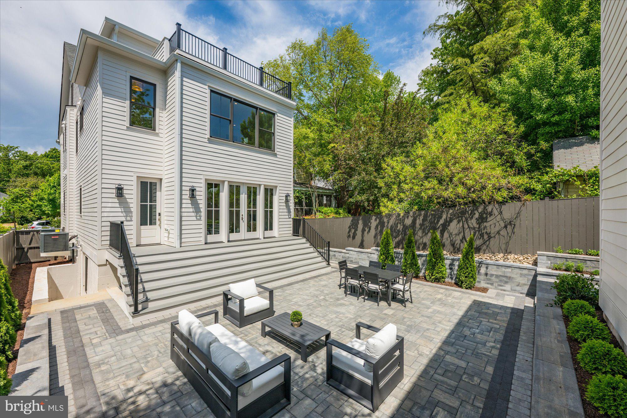 AMERICAN UNIVERSITY PARK - Residential