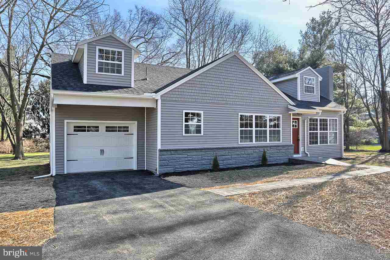 COUNTRY CLUB ACRES - Residential