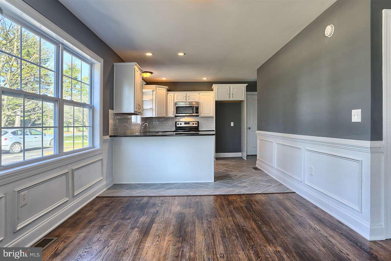 COUNTRY CLUB ACRES - Residential