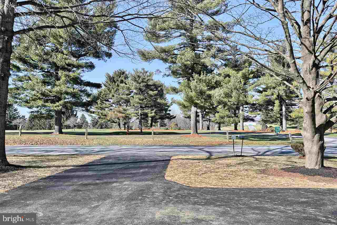 COUNTRY CLUB ACRES - Residential