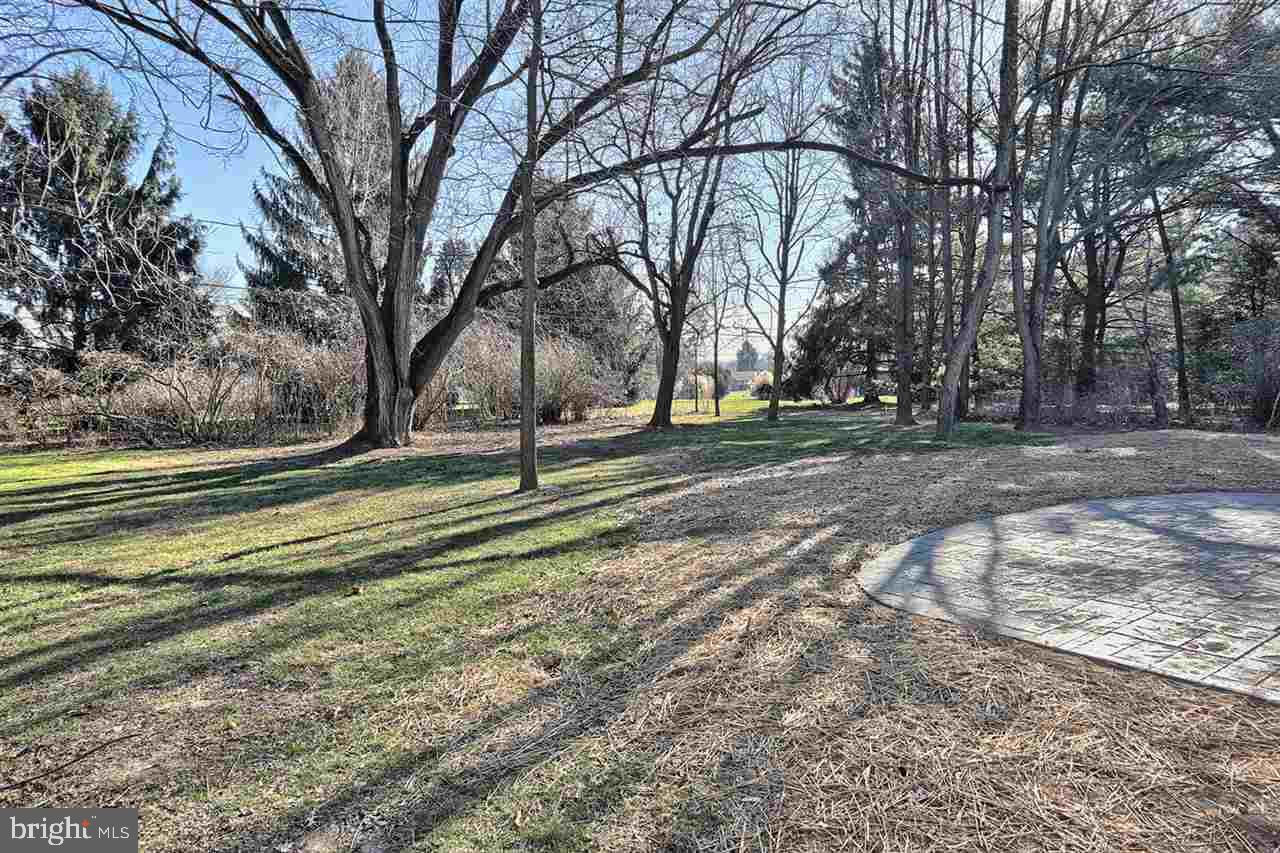 COUNTRY CLUB ACRES - Residential