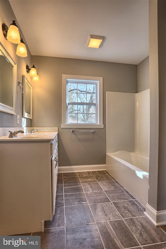 COUNTRY CLUB ACRES - Residential
