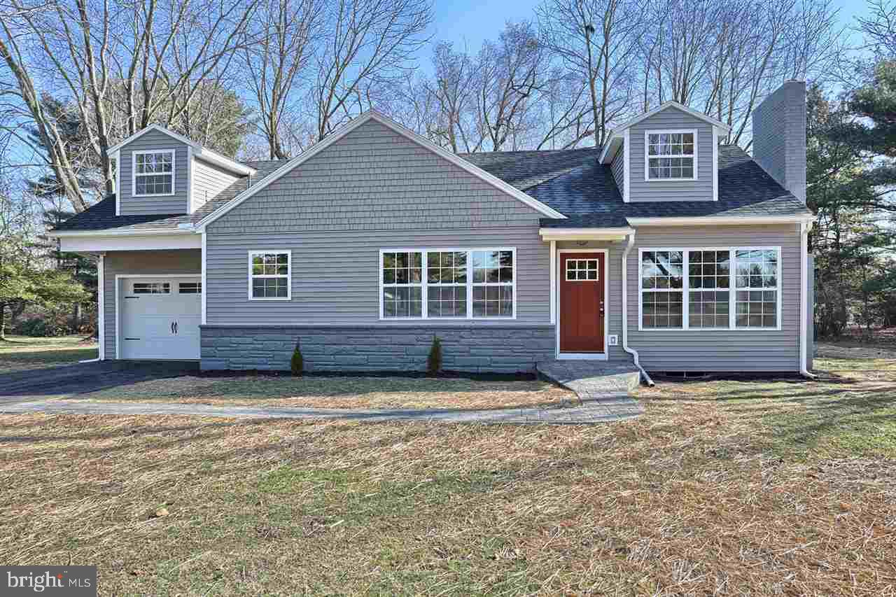 COUNTRY CLUB ACRES - Residential