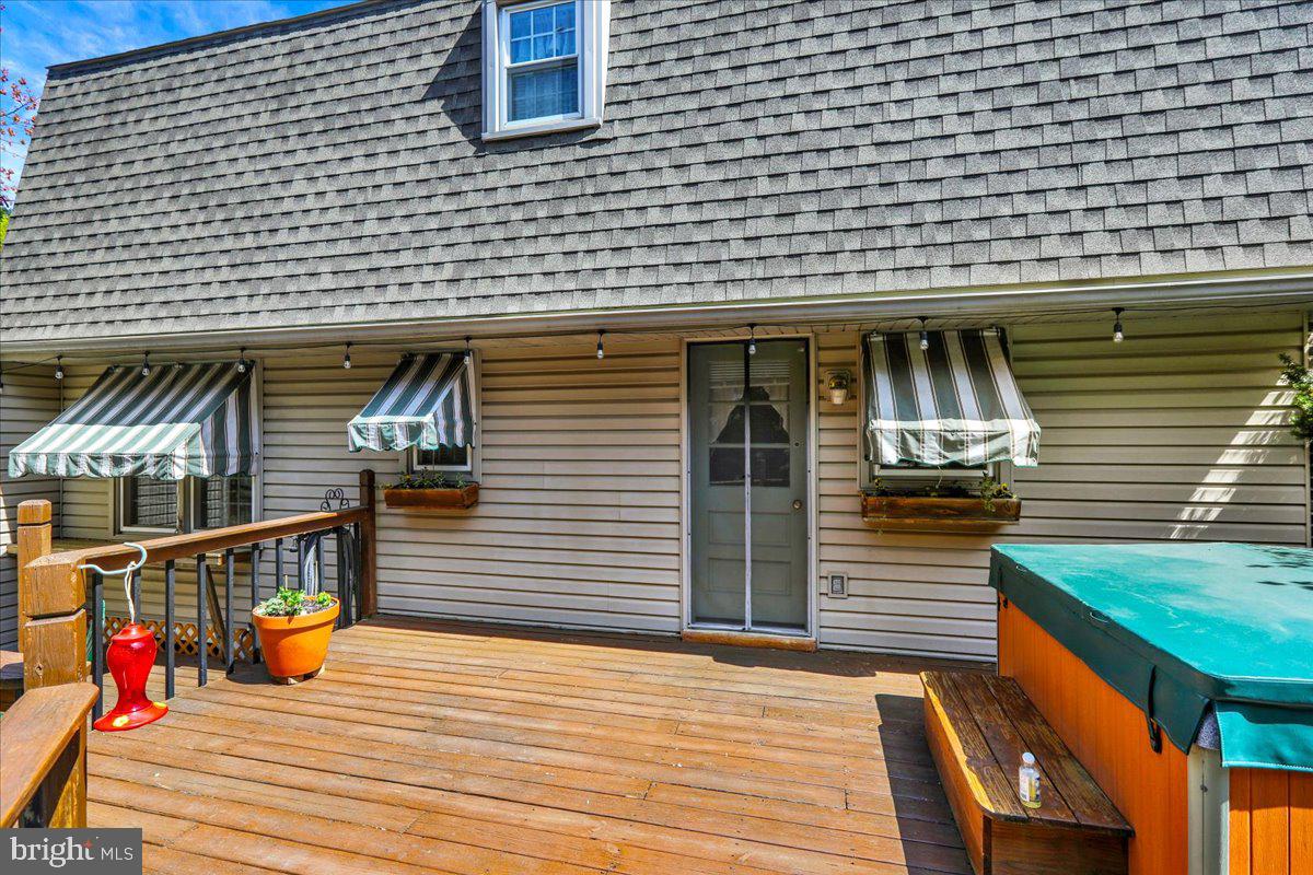 CRESTWOOD - Residential