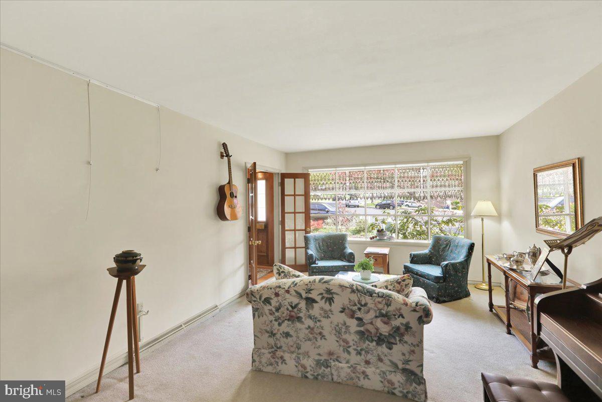 CRESTWOOD - Residential