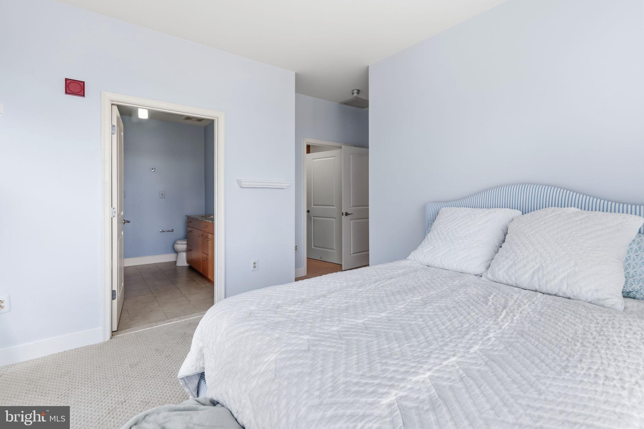 HARBOR EAST - Residential