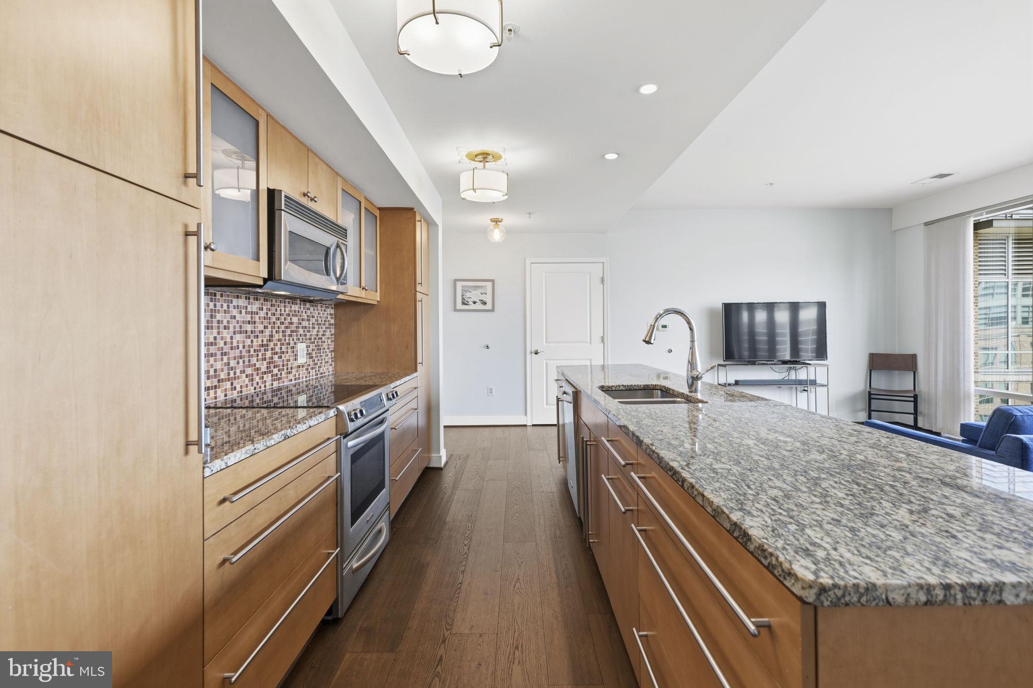 HARBOR EAST - Residential