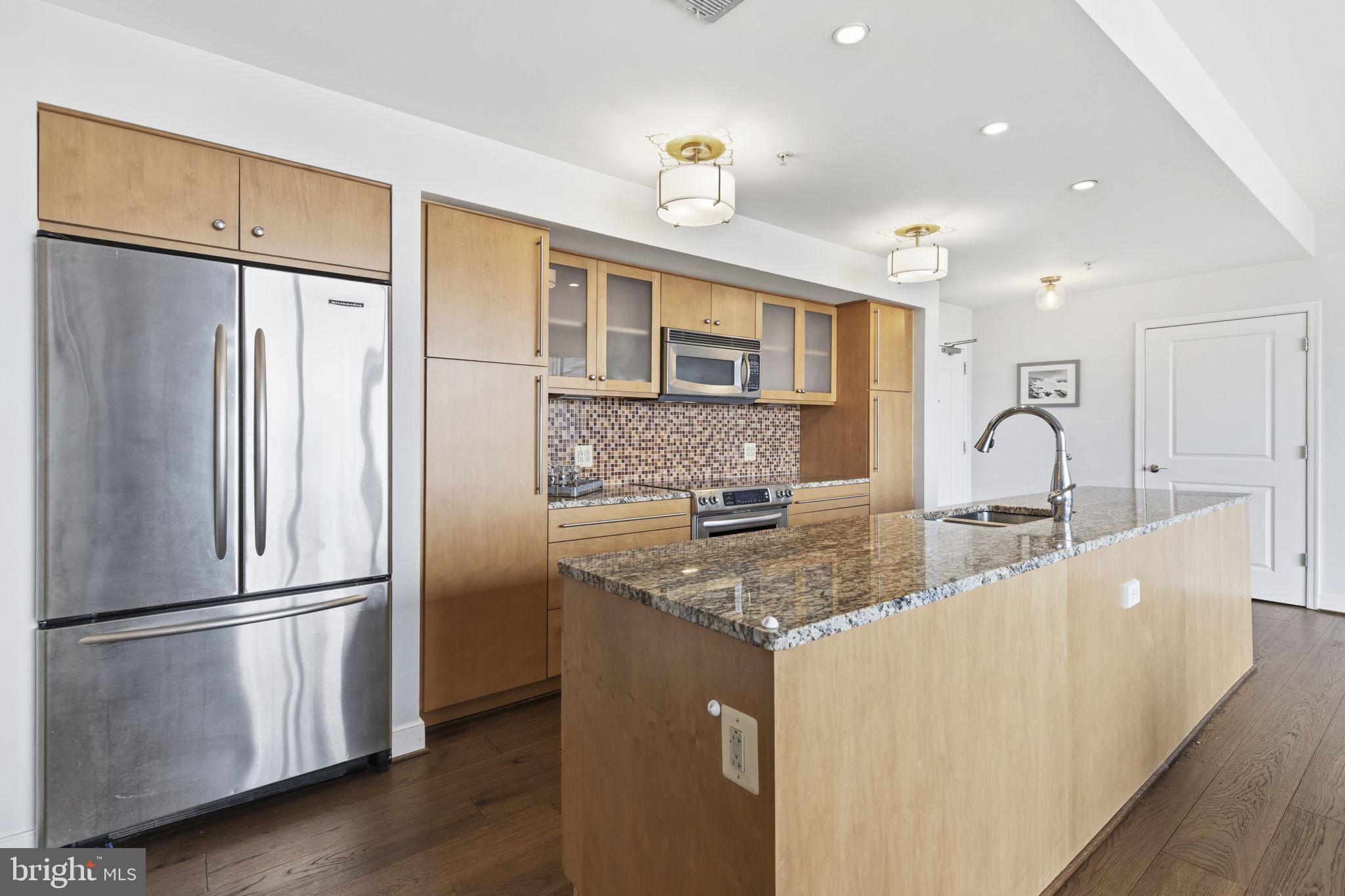 HARBOR EAST - Residential