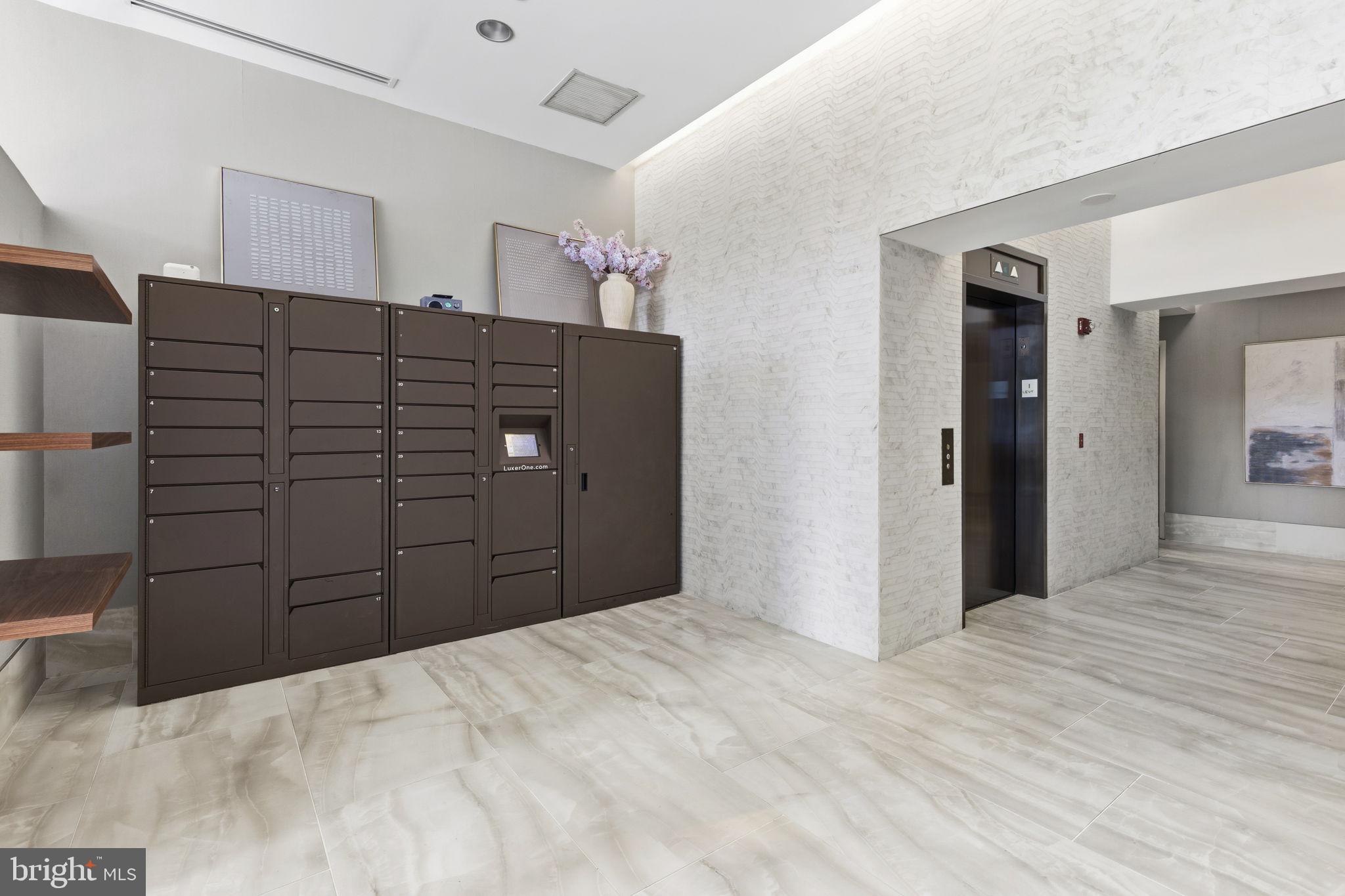 HARBOR EAST - Residential