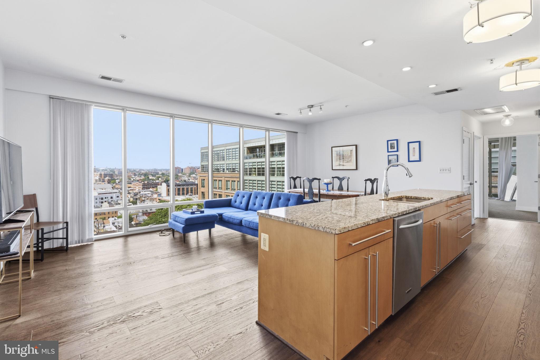 HARBOR EAST - Residential