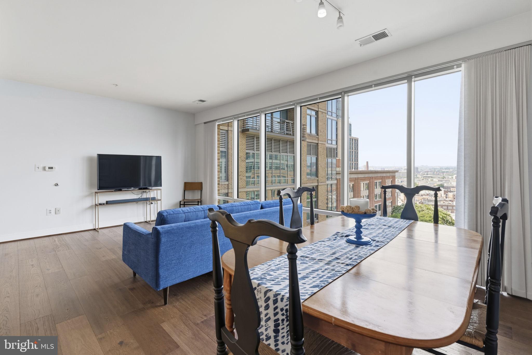 HARBOR EAST - Residential