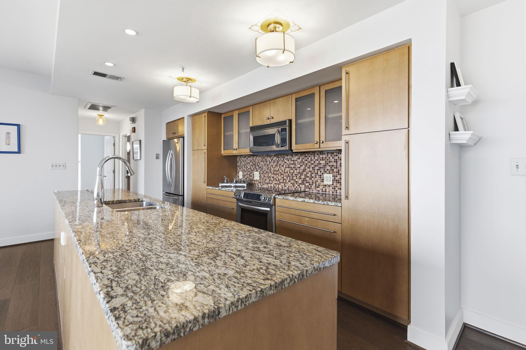 HARBOR EAST - Residential