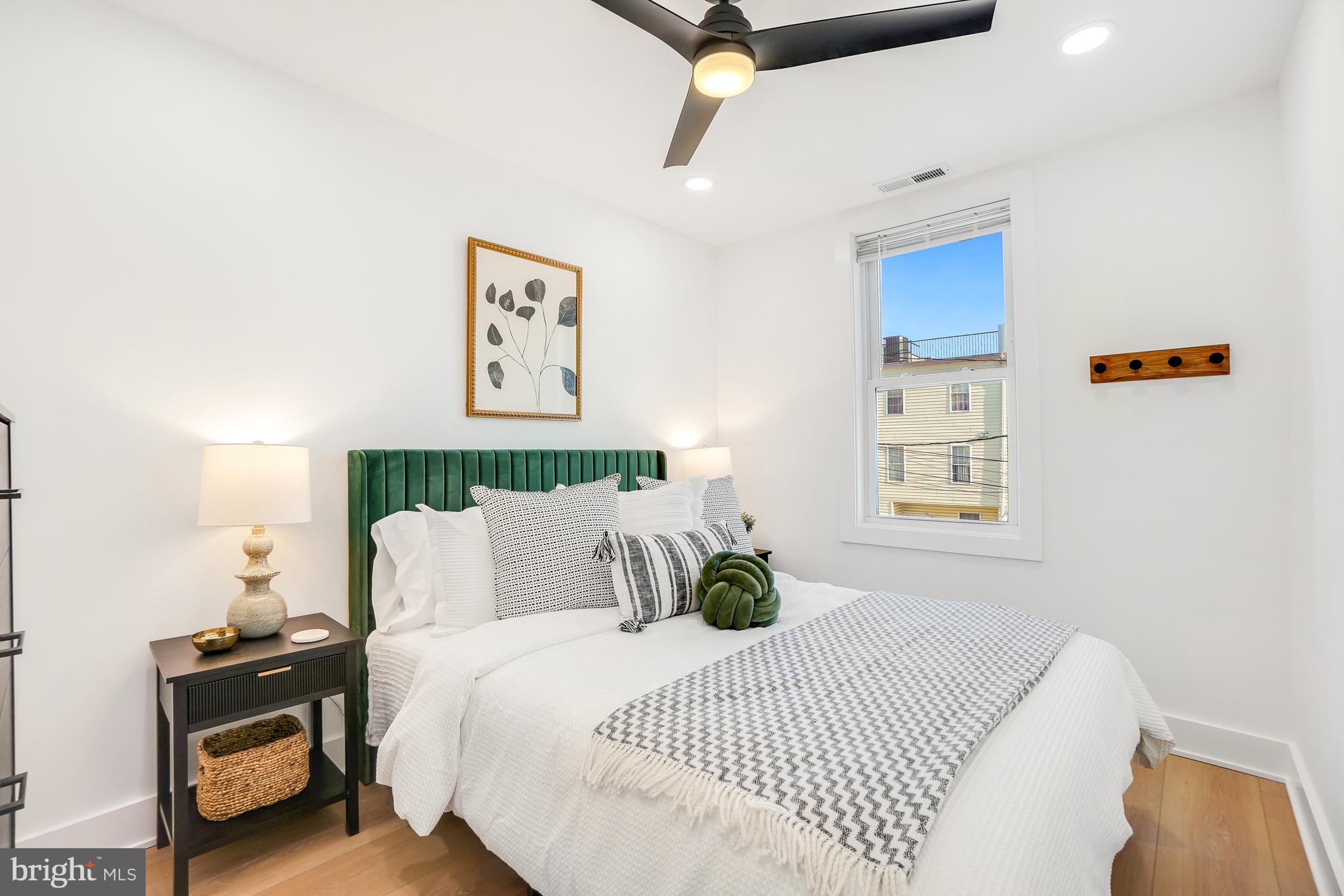 LOCUST POINT - Residential