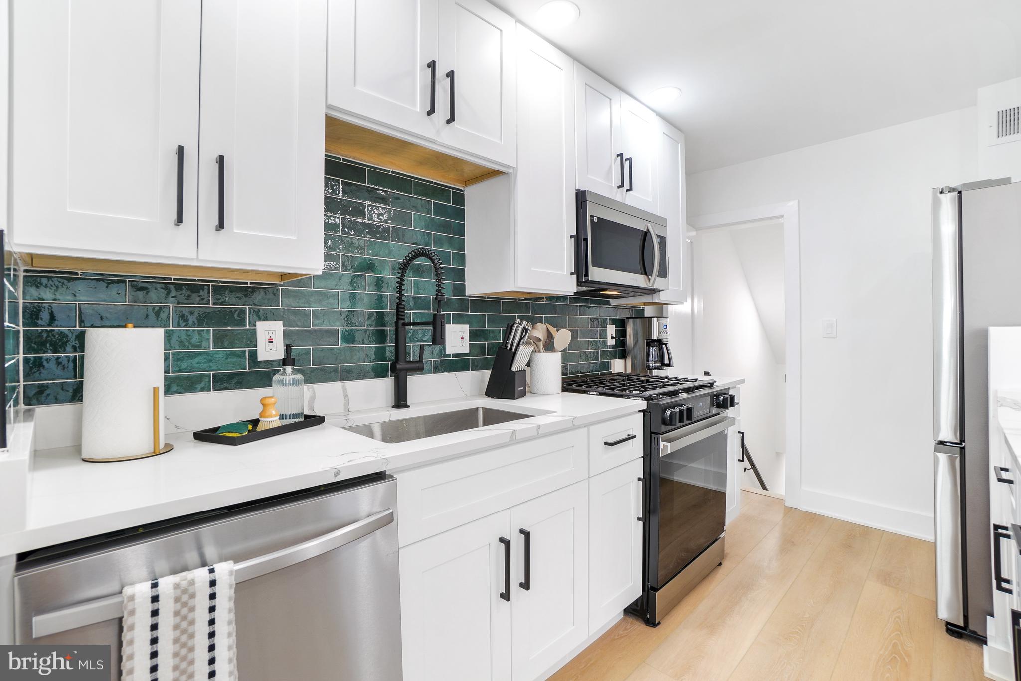 LOCUST POINT - Residential