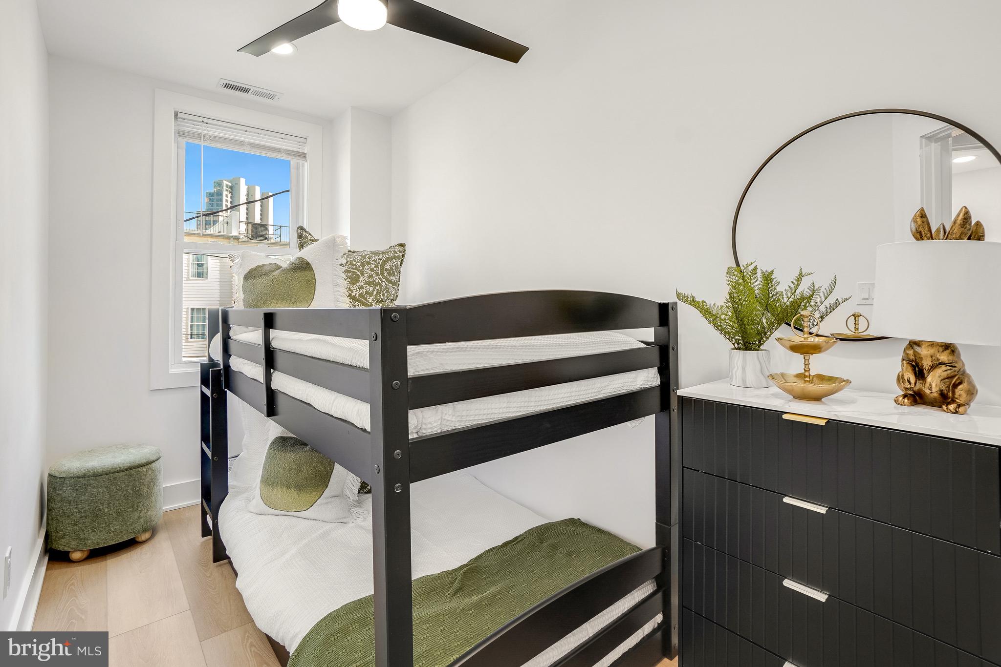 LOCUST POINT - Residential