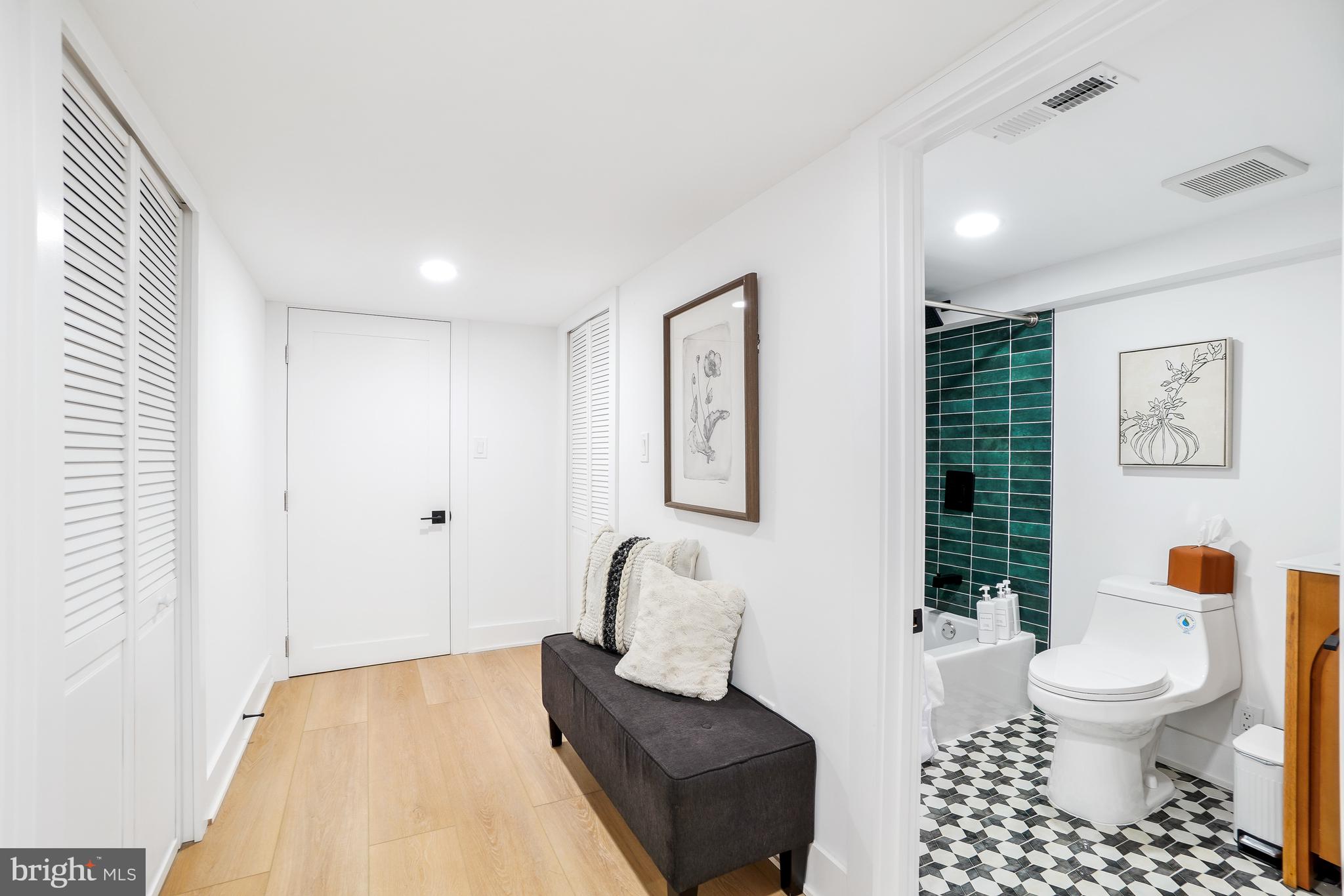 LOCUST POINT - Residential