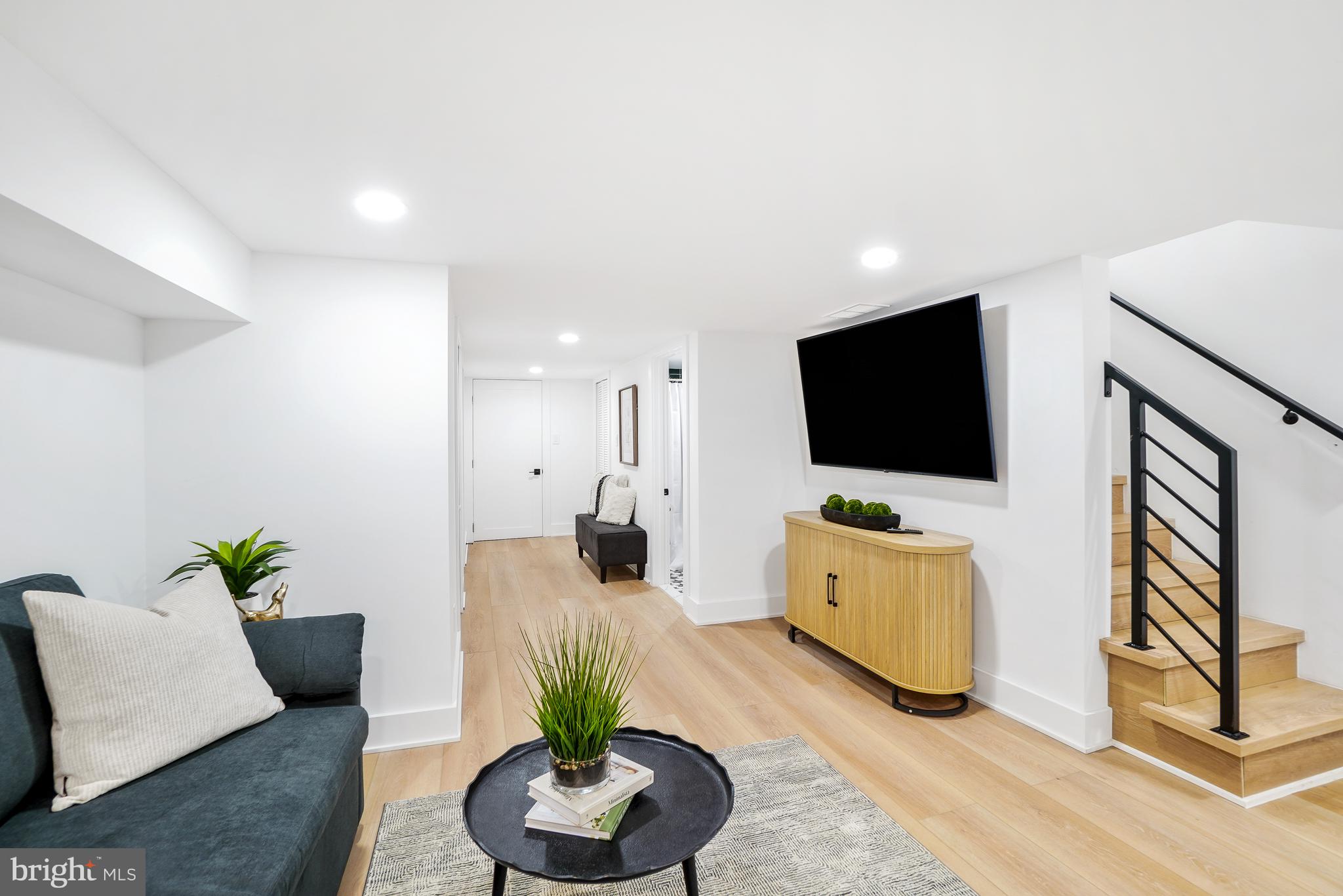 LOCUST POINT - Residential