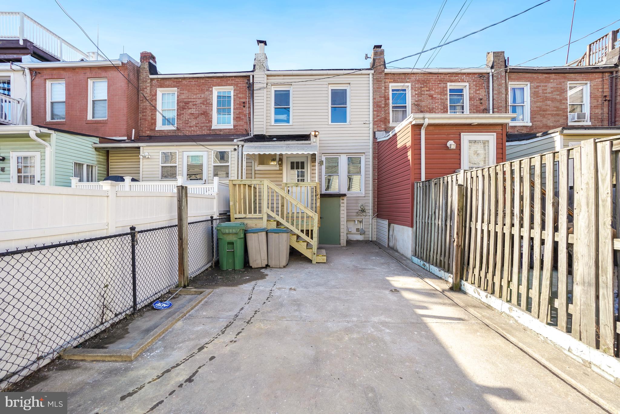 LOCUST POINT - Residential