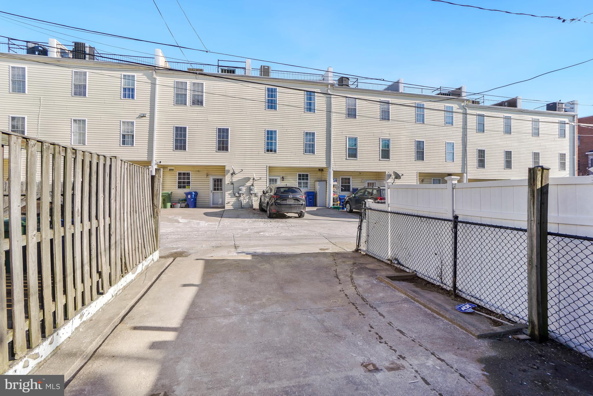 LOCUST POINT - Residential
