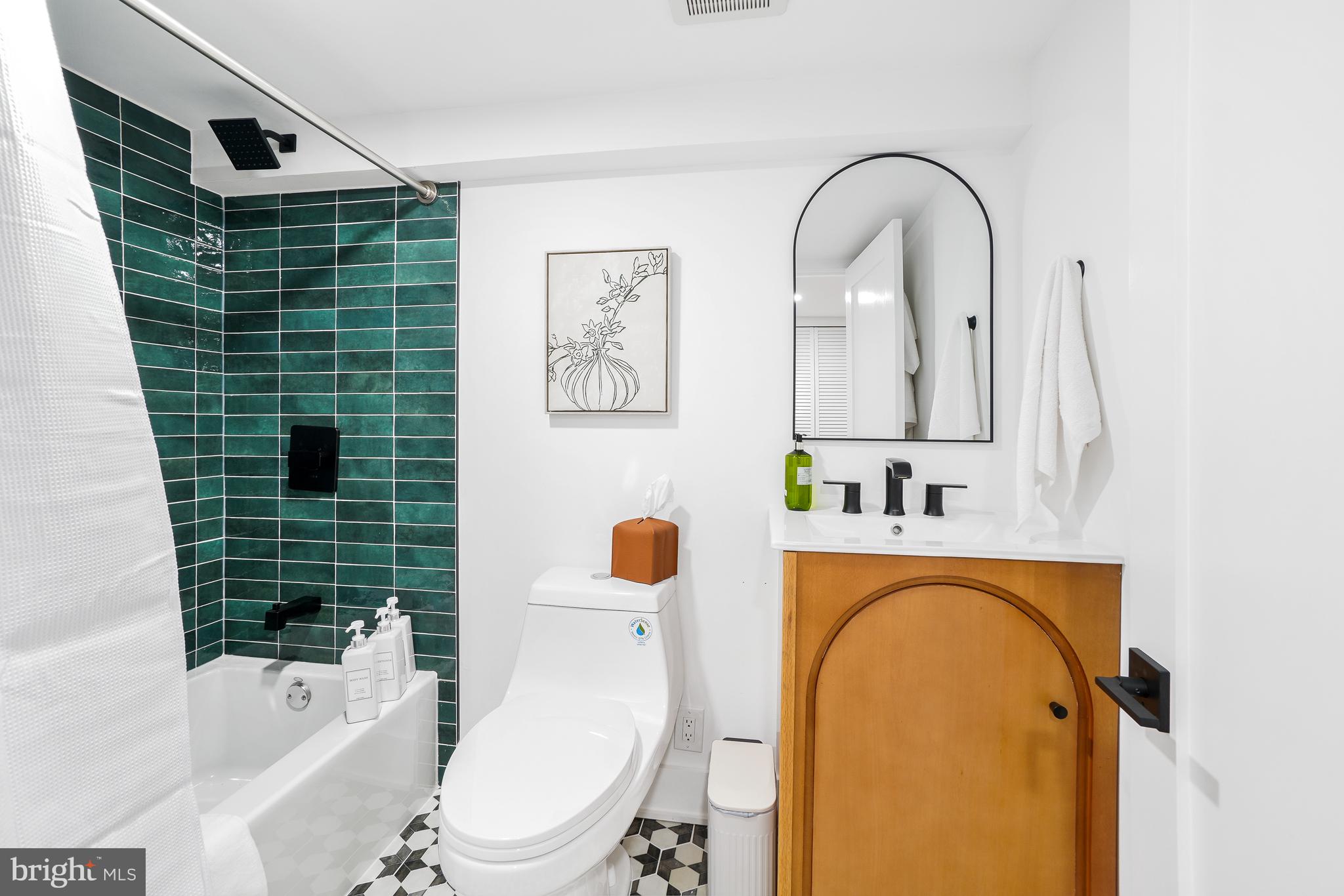 LOCUST POINT - Residential