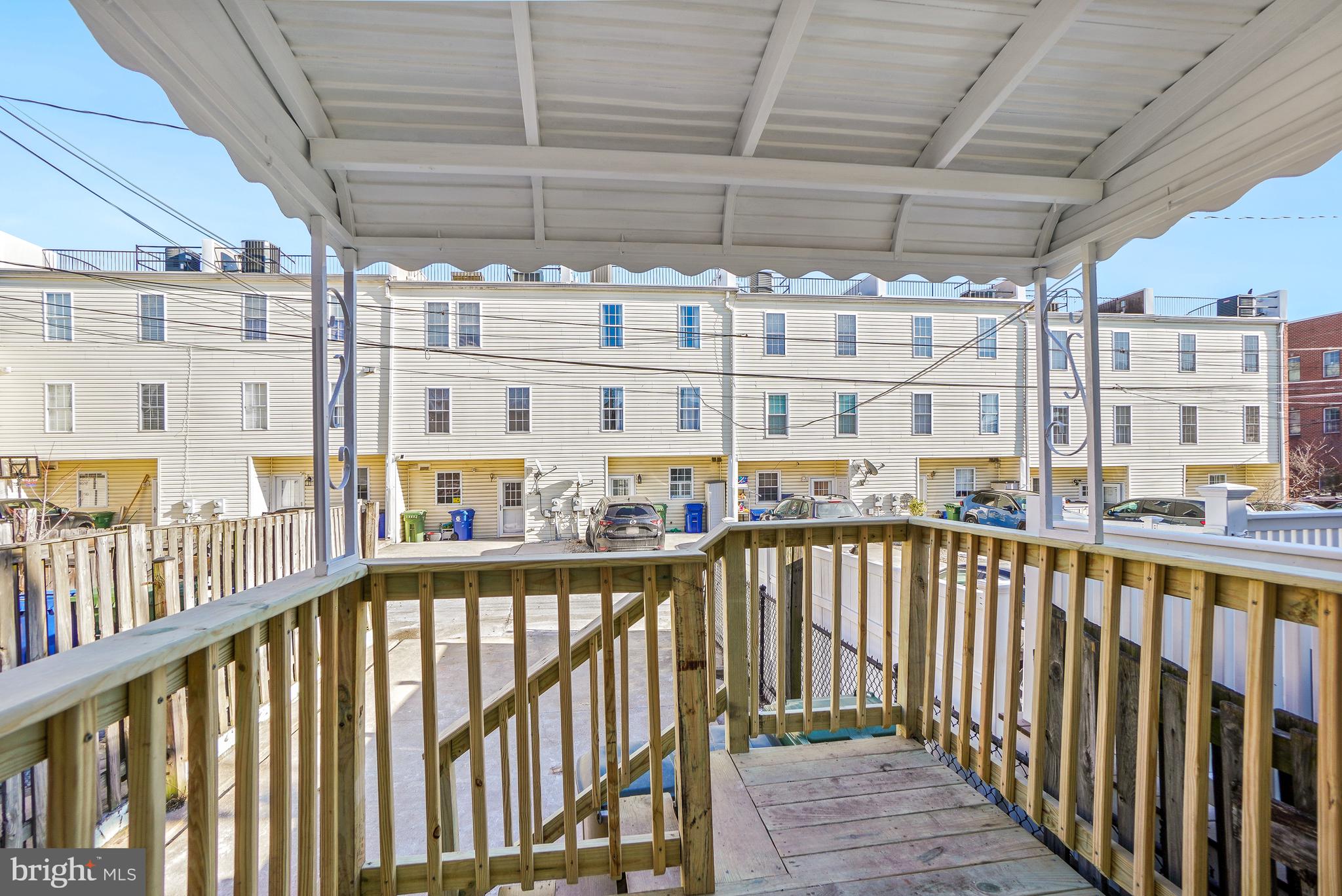 LOCUST POINT - Residential