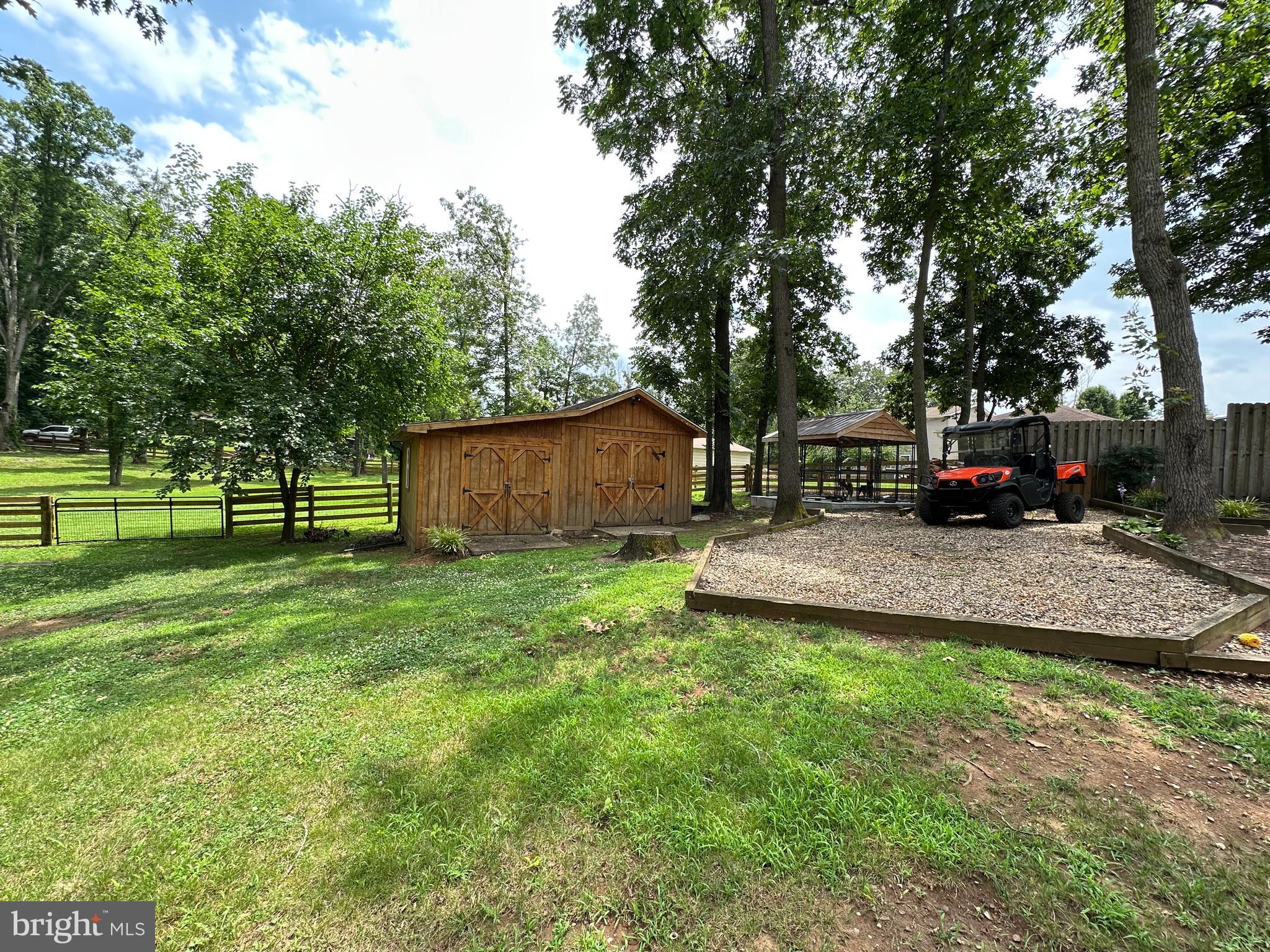 OLD FARMS - Residential