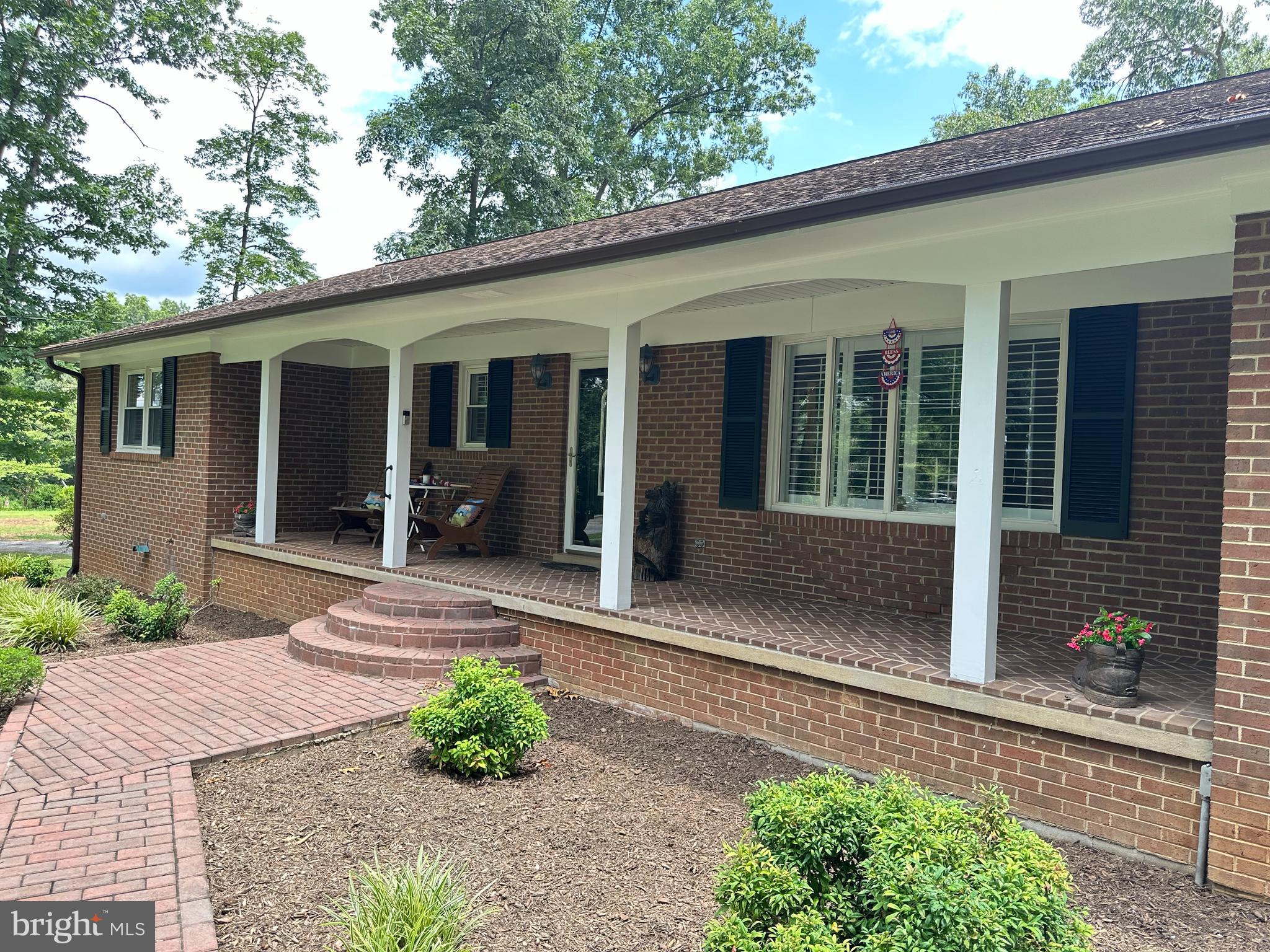 OLD FARMS - Residential
