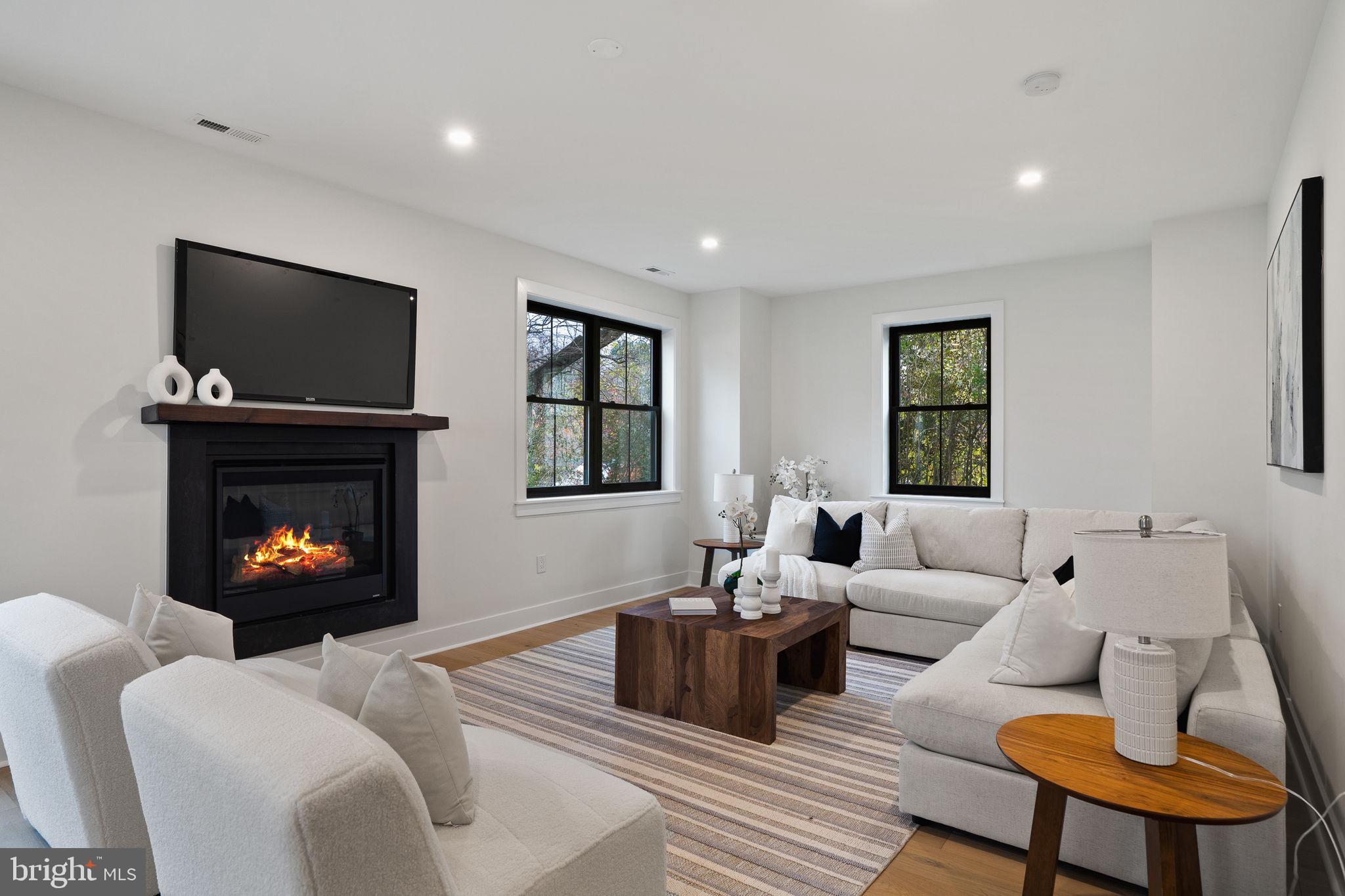 WOODMERE - Residential