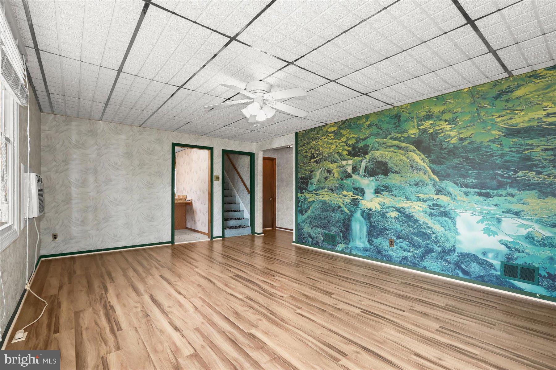 SHORELAND - Residential