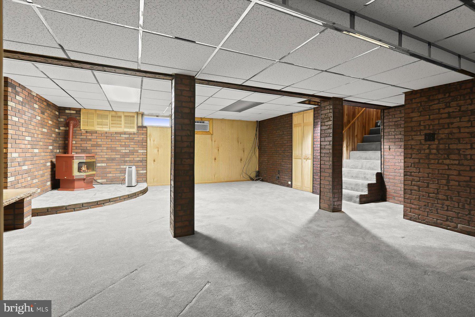 SHORELAND - Residential