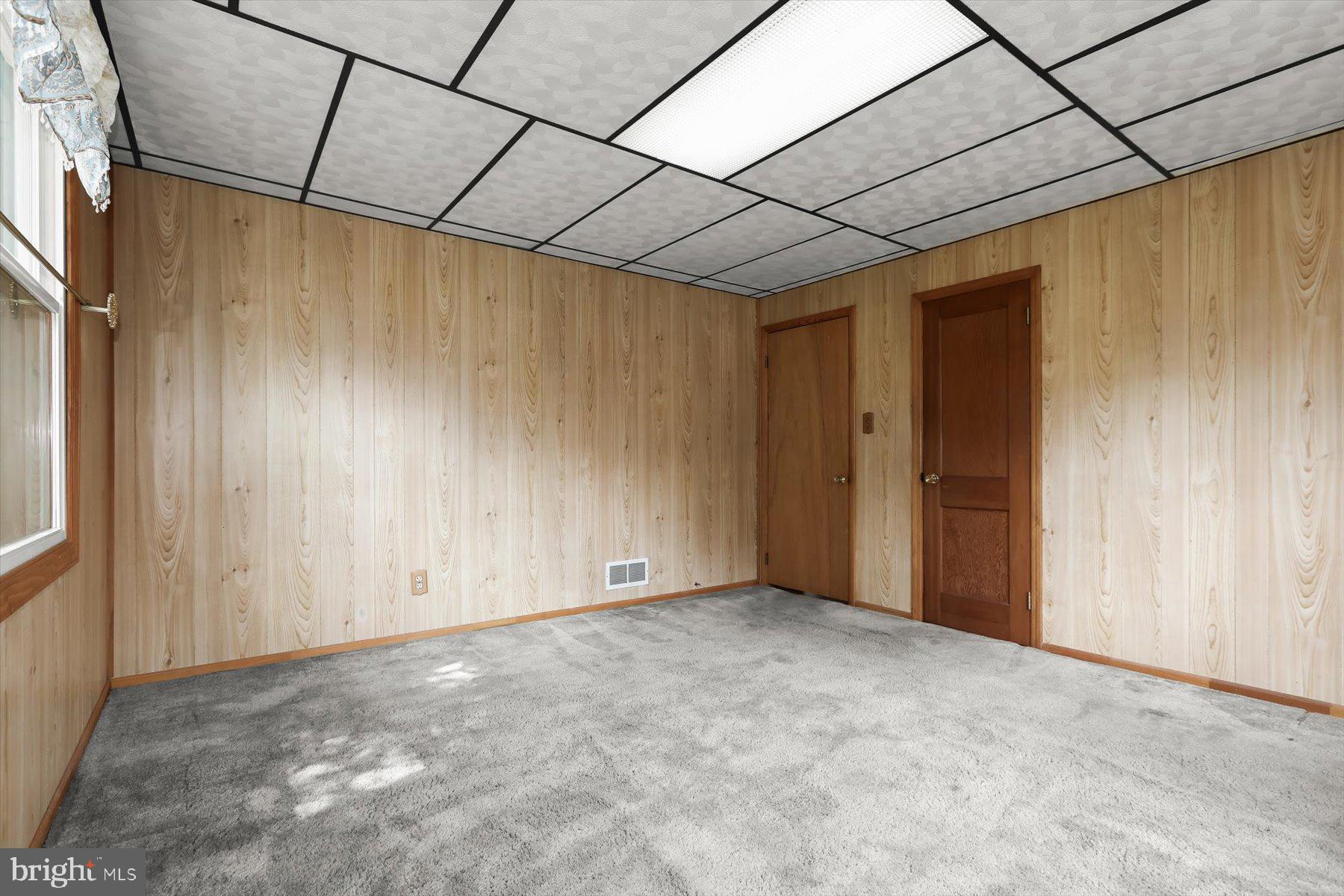 SHORELAND - Residential