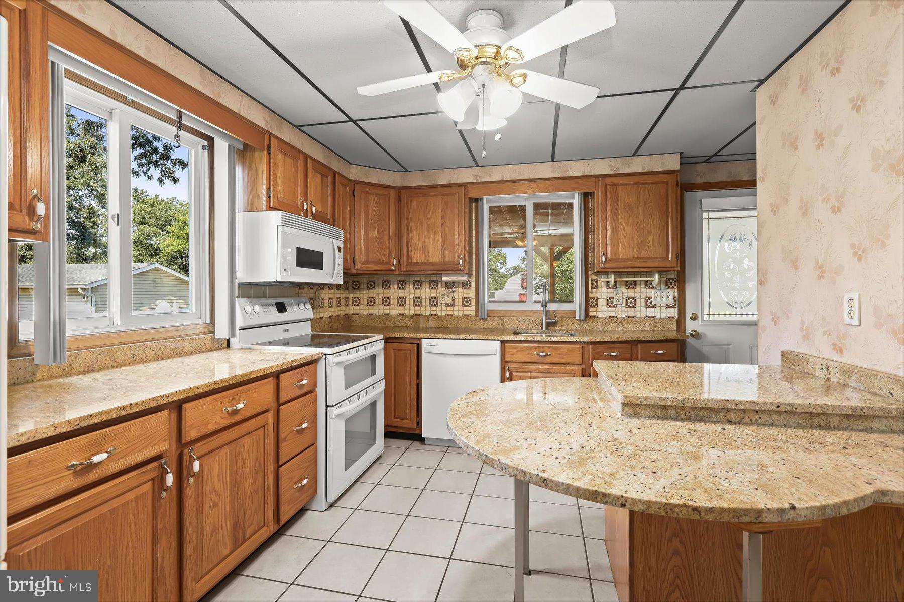 SHORELAND - Residential