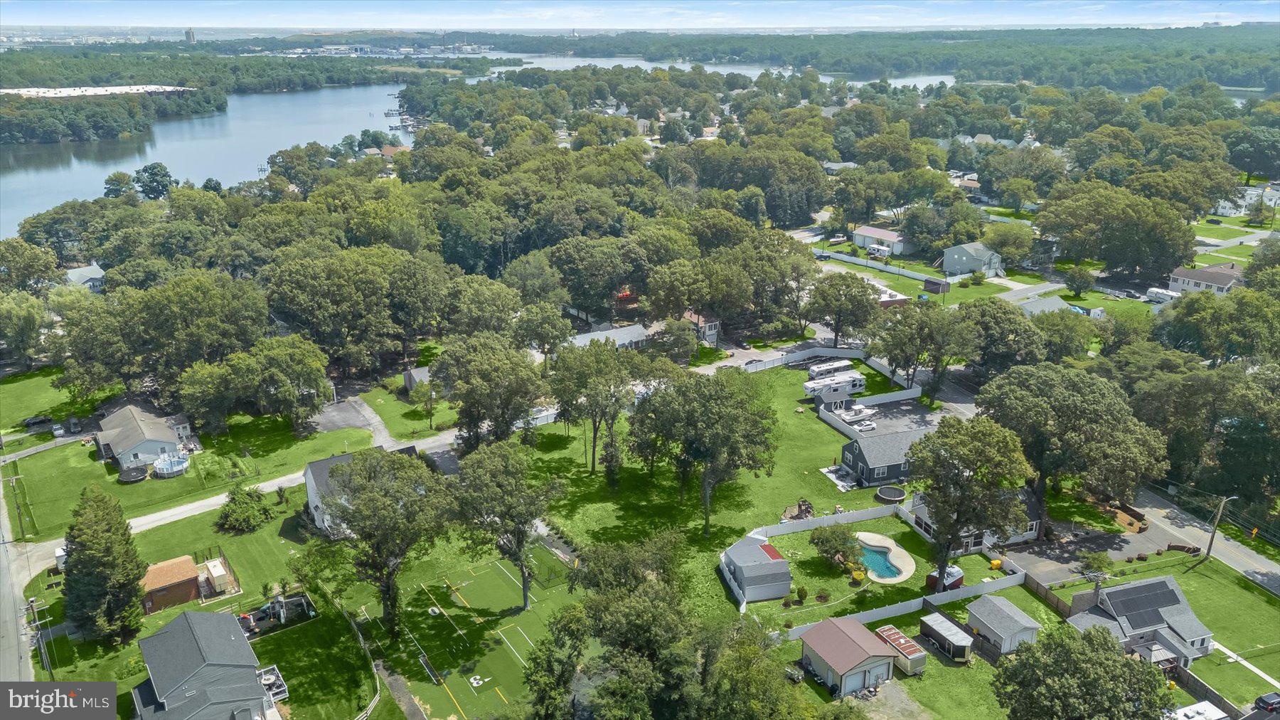 SHORELAND - Residential