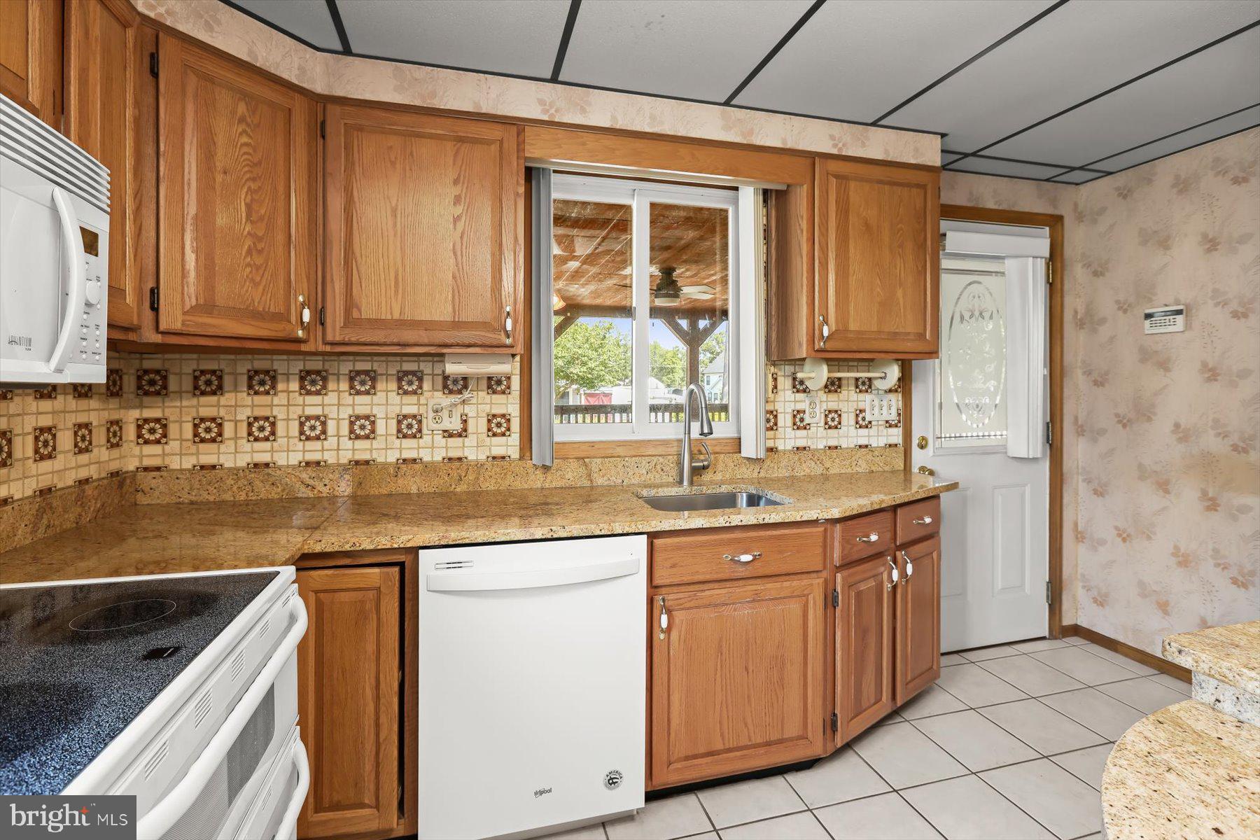 SHORELAND - Residential