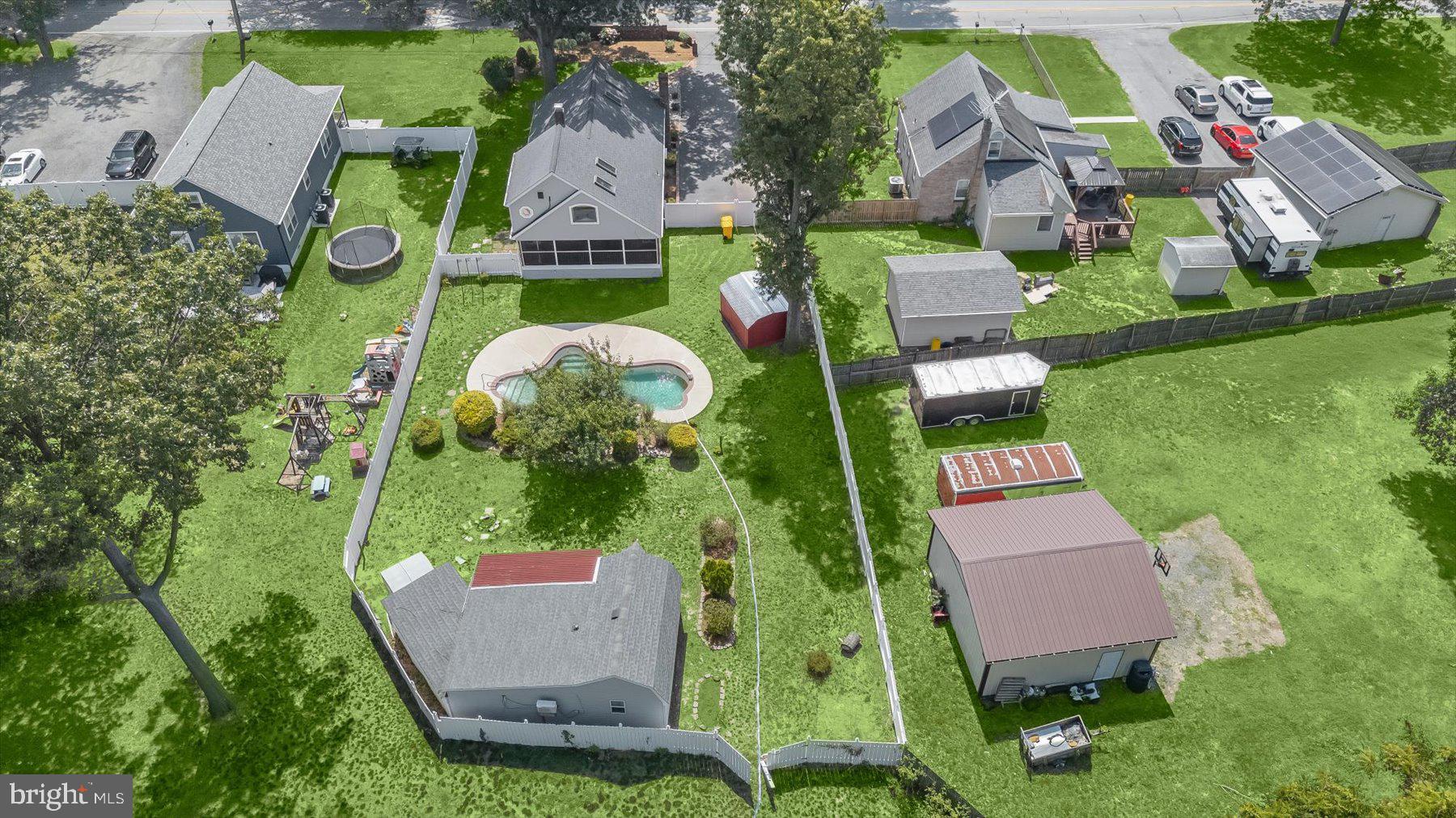 SHORELAND - Residential
