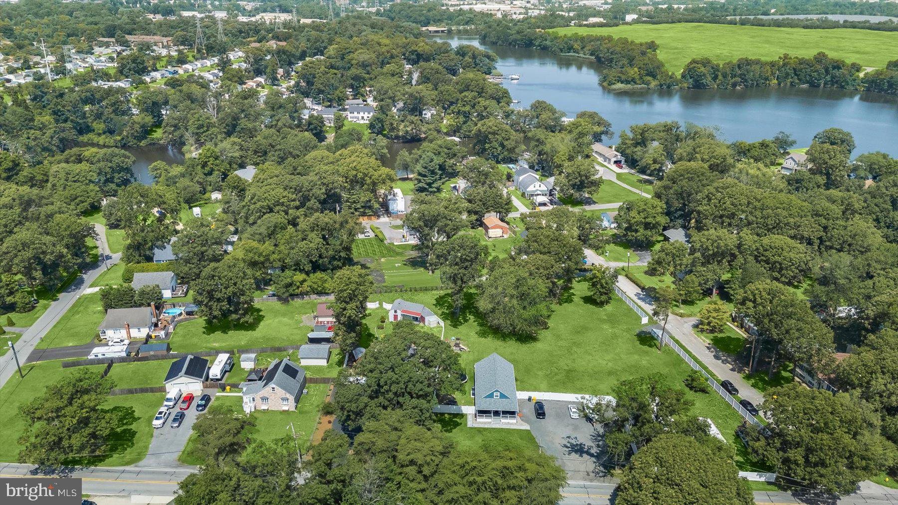 SHORELAND - Residential