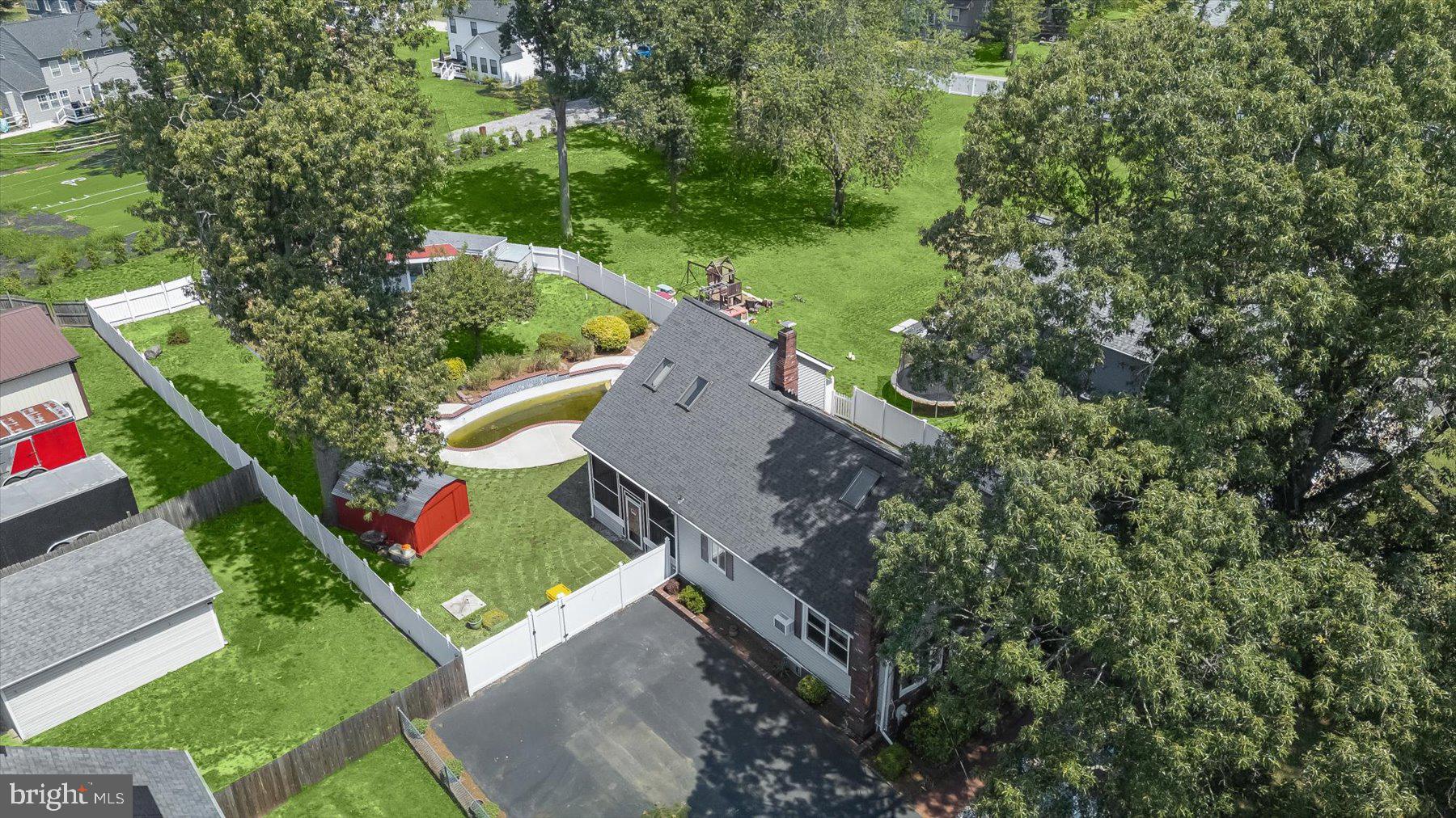SHORELAND - Residential