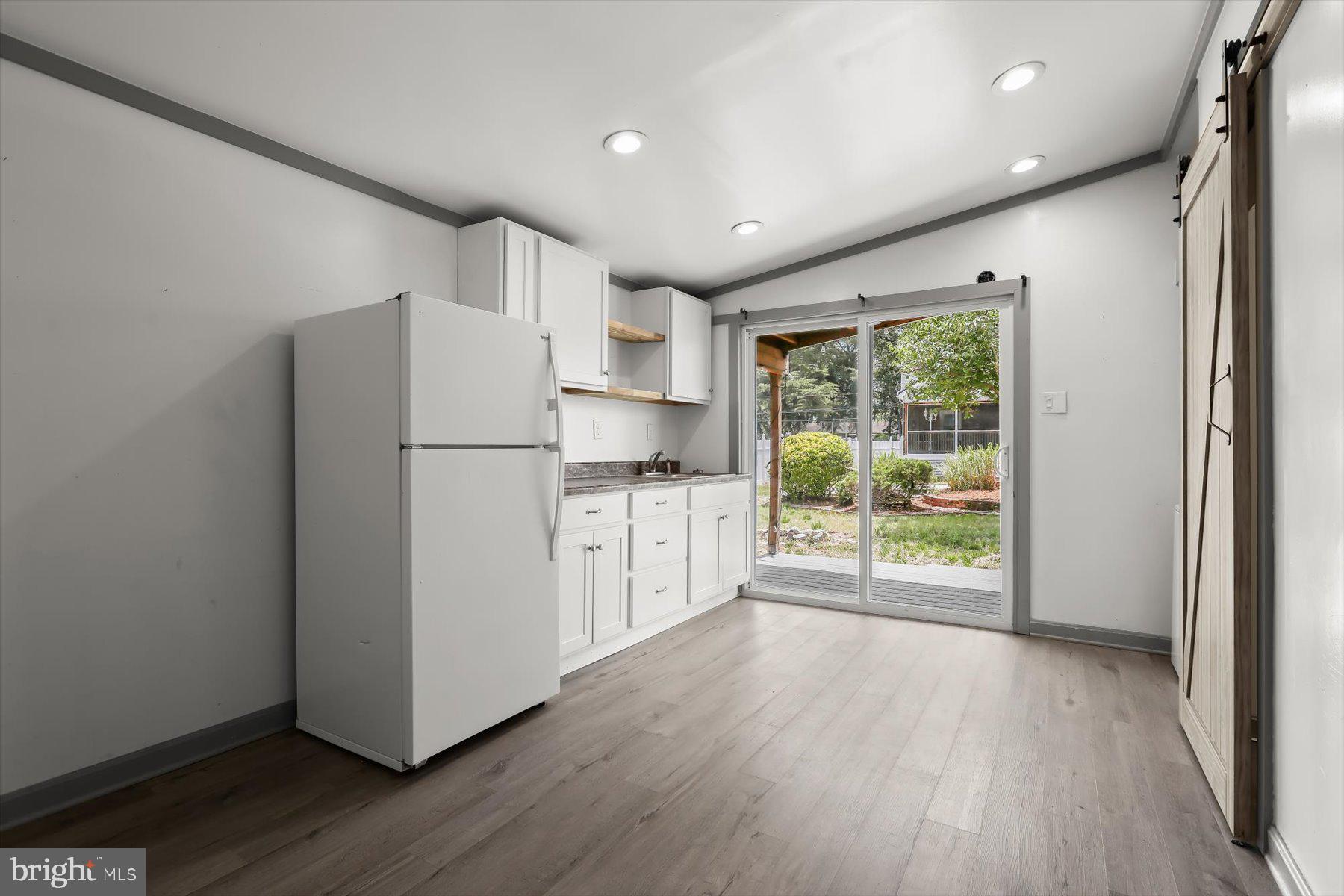 SHORELAND - Residential
