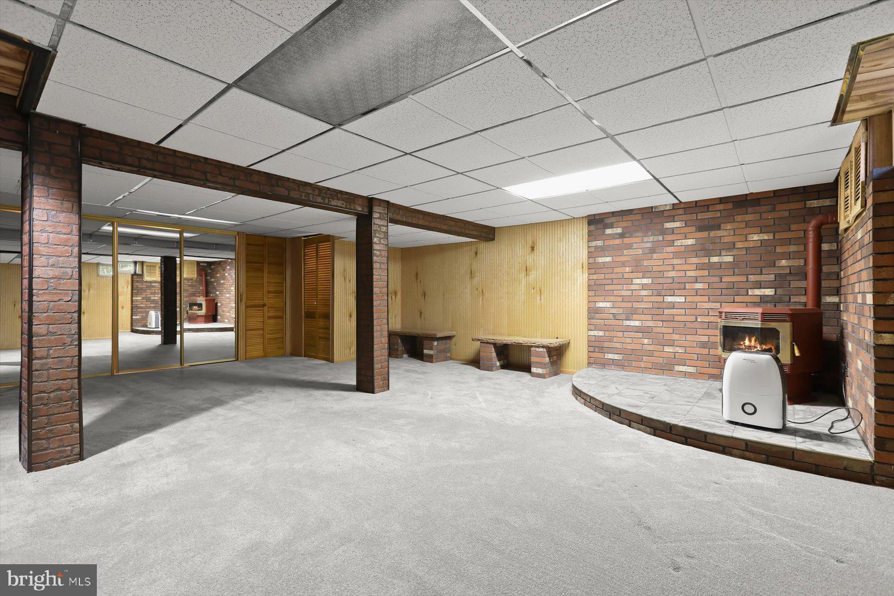 SHORELAND - Residential