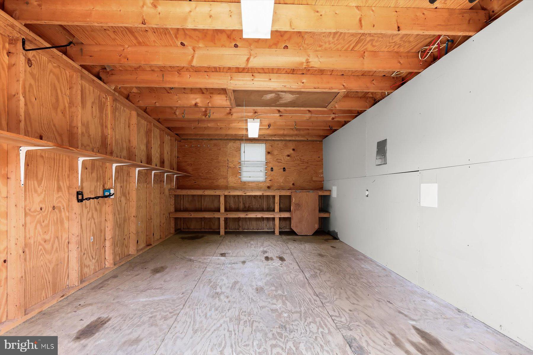 SHORELAND - Residential