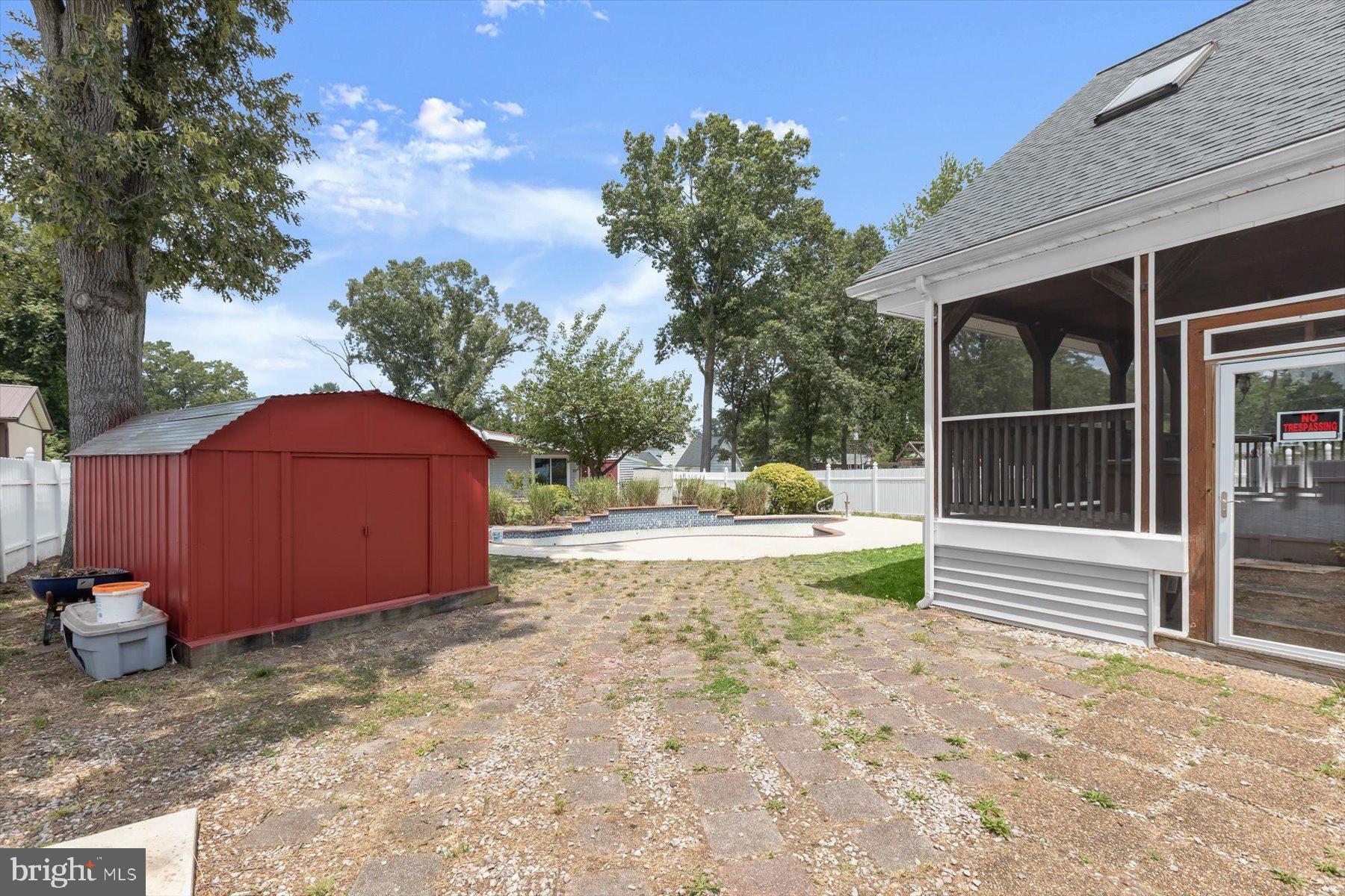 SHORELAND - Residential
