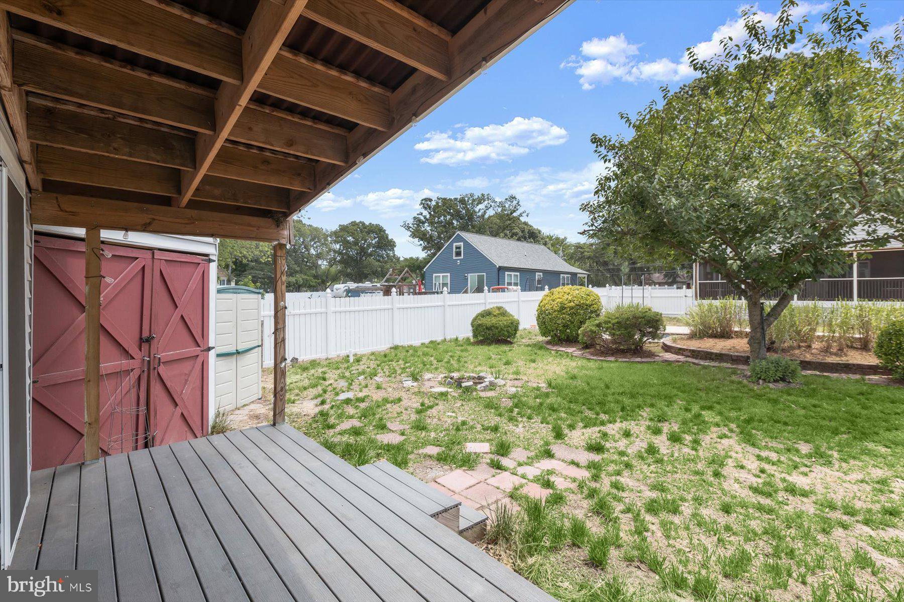 SHORELAND - Residential