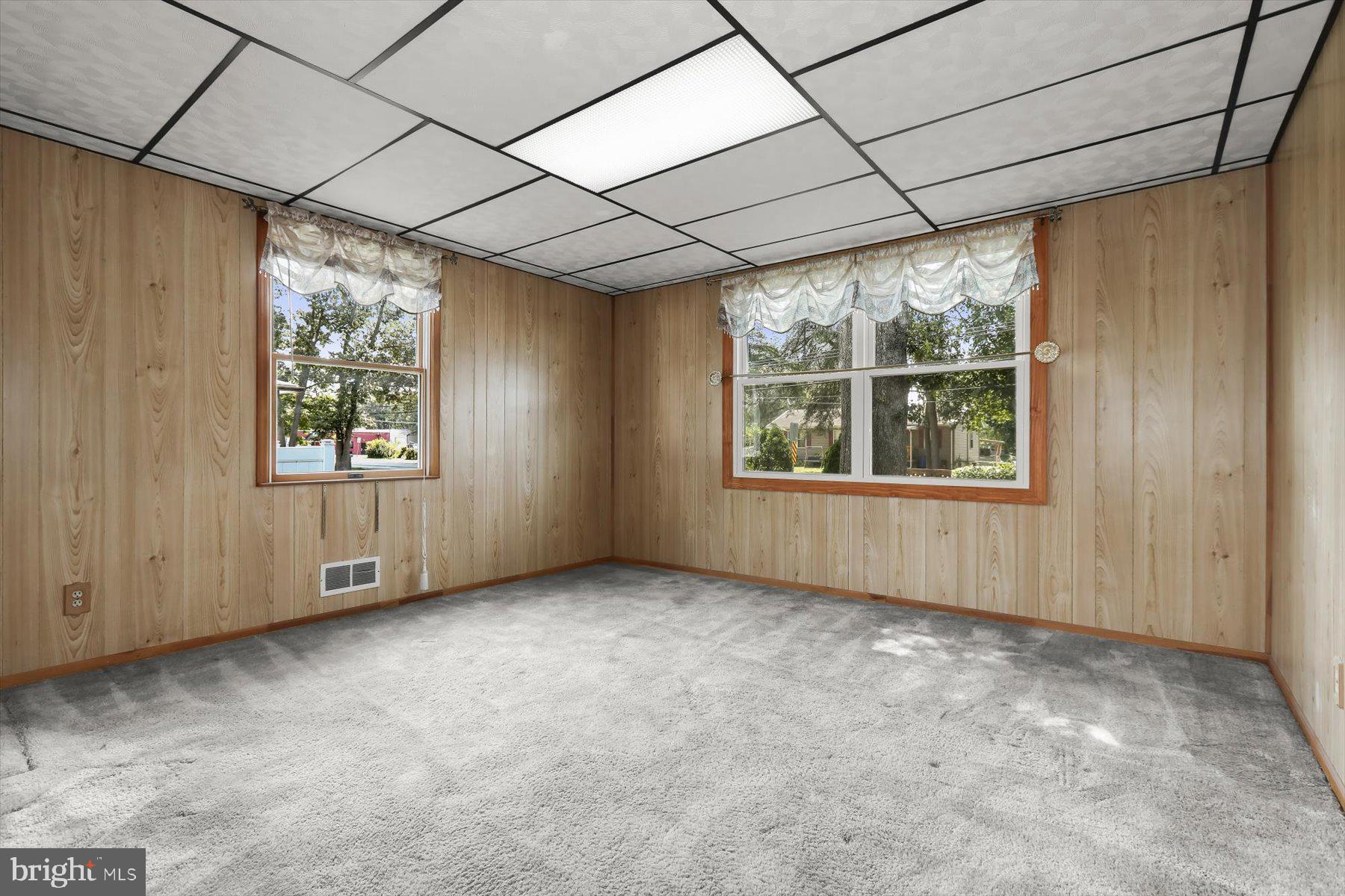 SHORELAND - Residential